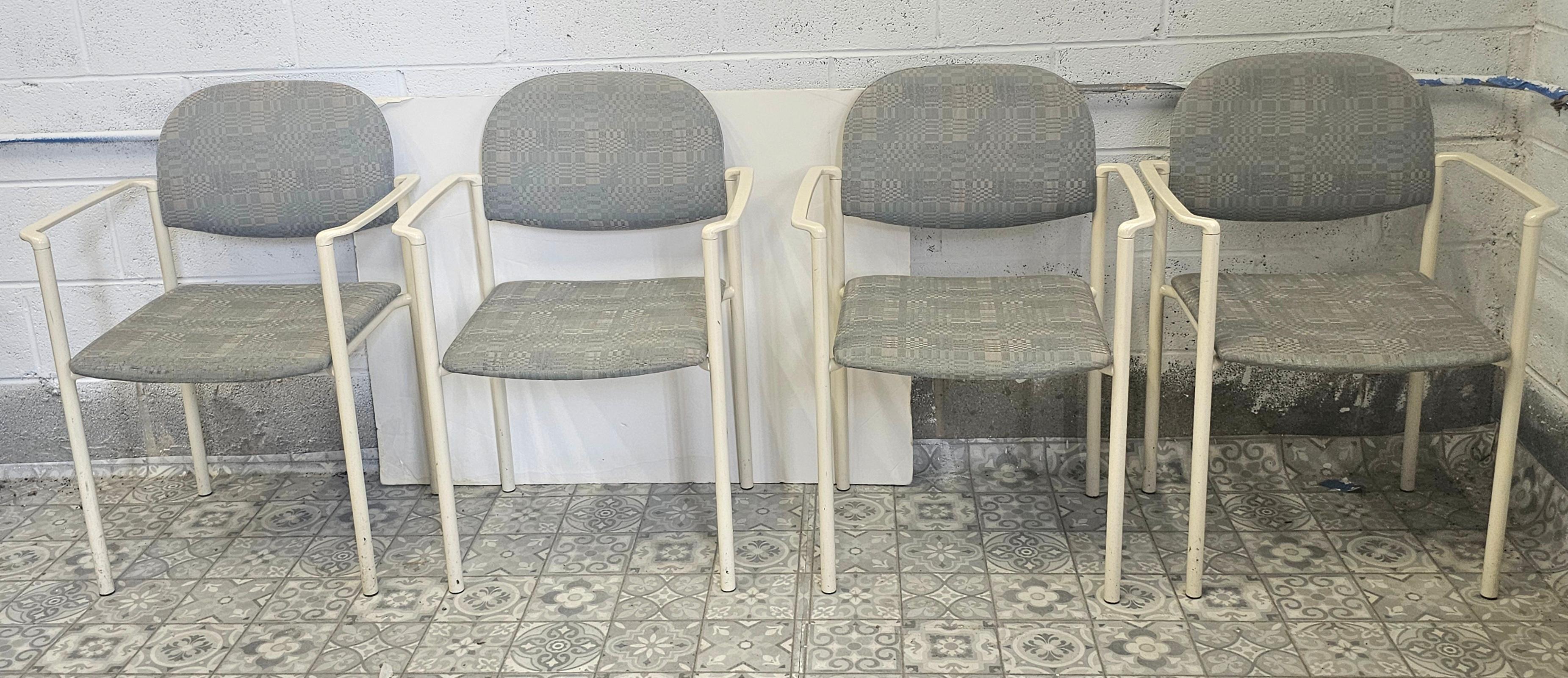 Americano Set di sei poltrone in metallo verniciato e imbottite A.C.I. Industries della fine del XX secolo in vendita