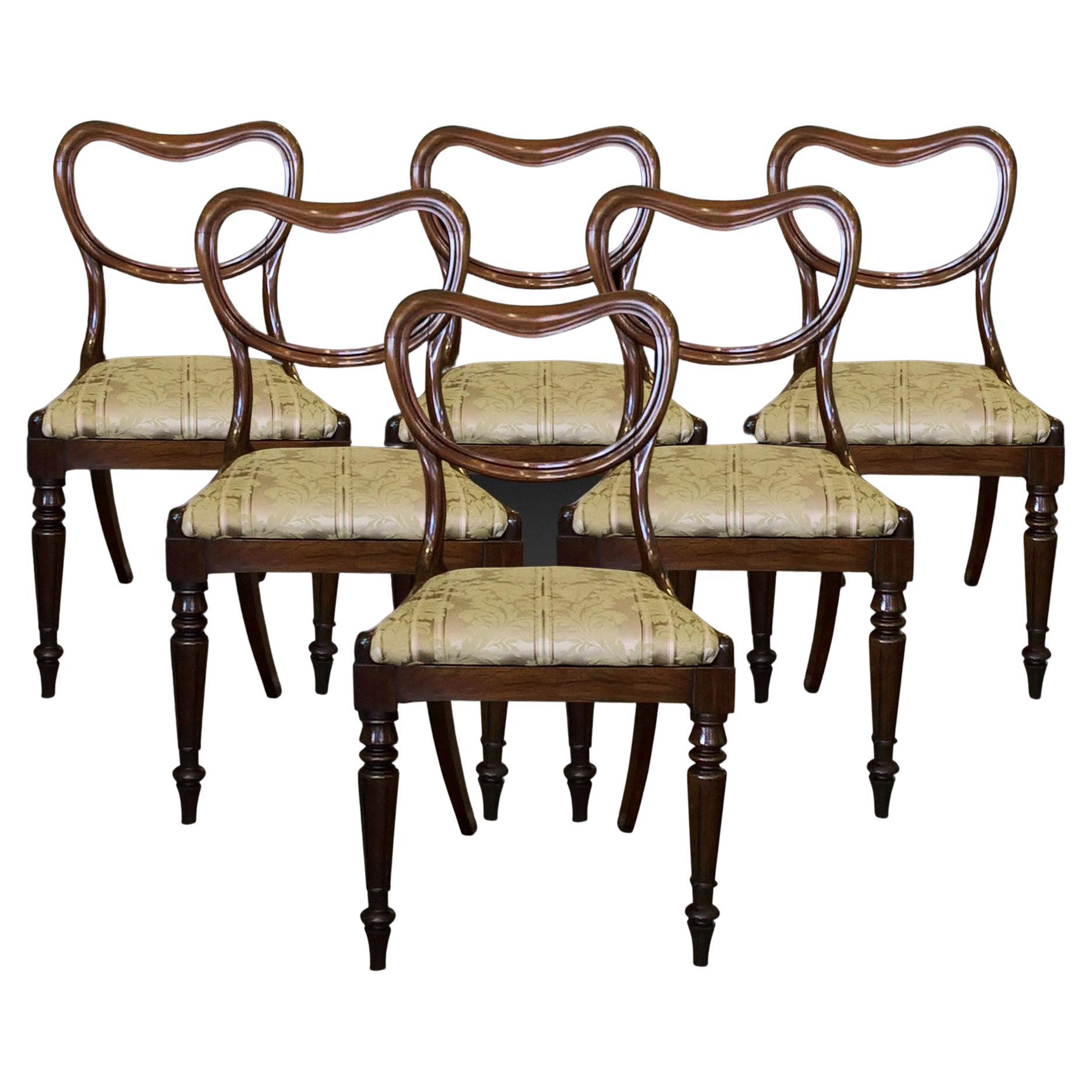 Ensemble de six chaises à manger en bois de rose de la fin de la Régence en vente