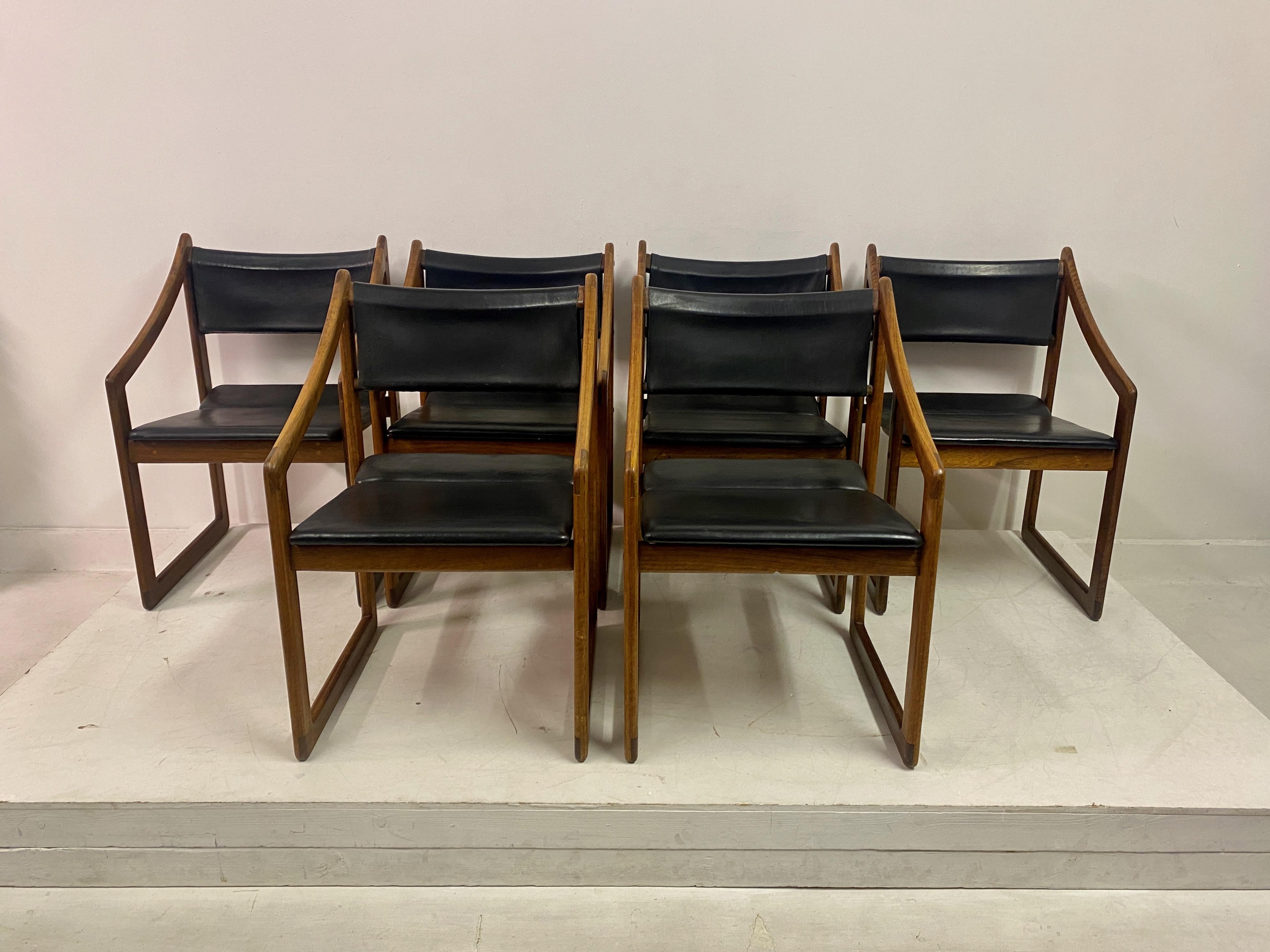 Set of six dining chairs

By Gerald McCabe

For Orange Crate Modern

Leather seats and backs

1970s USA