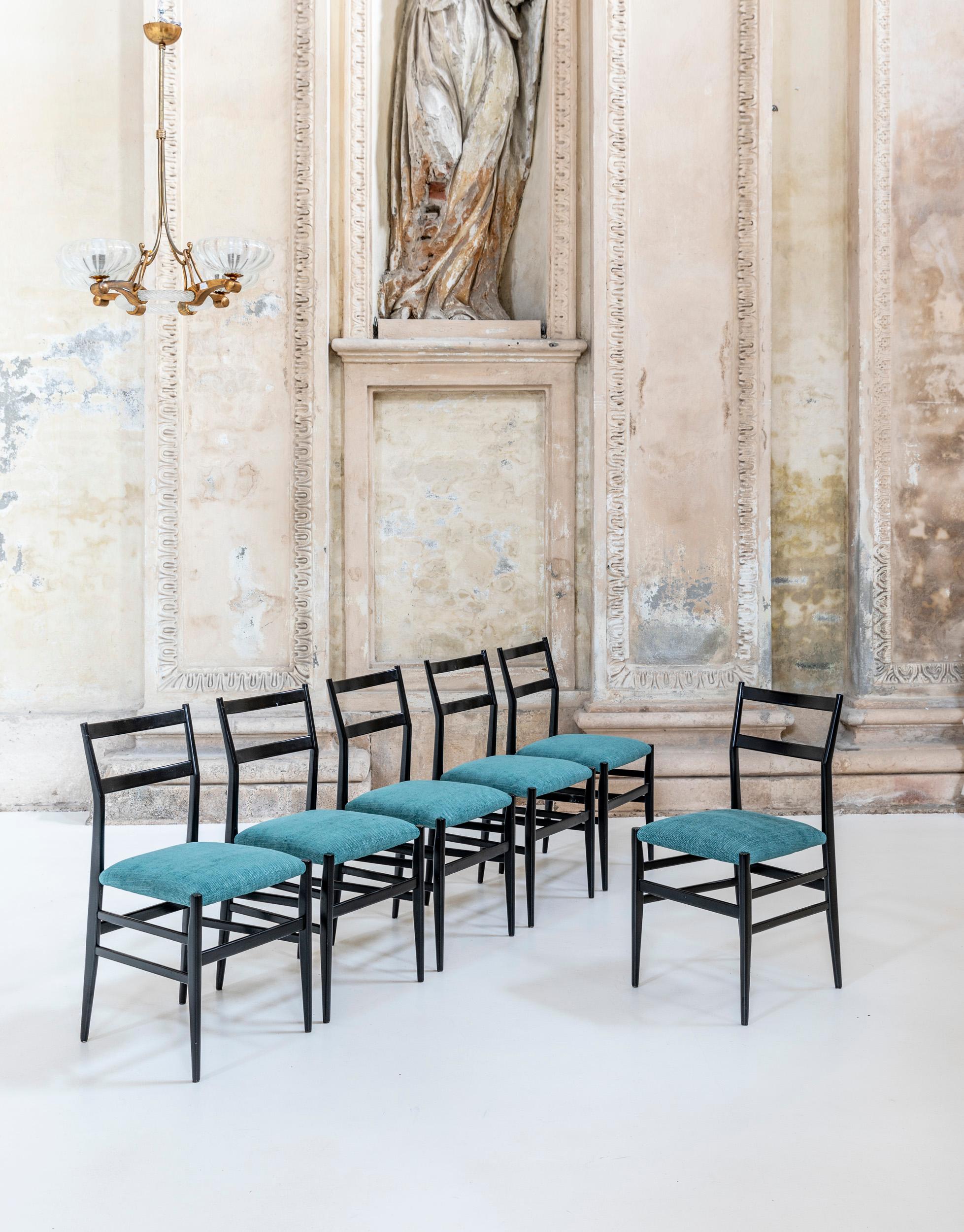Mid-Century Modern Ensemble de six chaises 