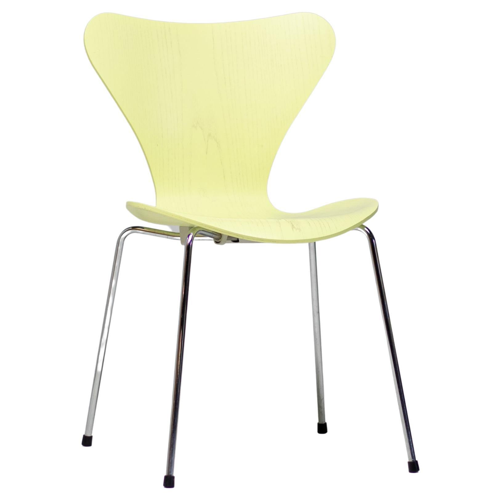 Set of Six Lemon Lime Model 3107 "Series Seven" Chairs by Arne Jacobsen