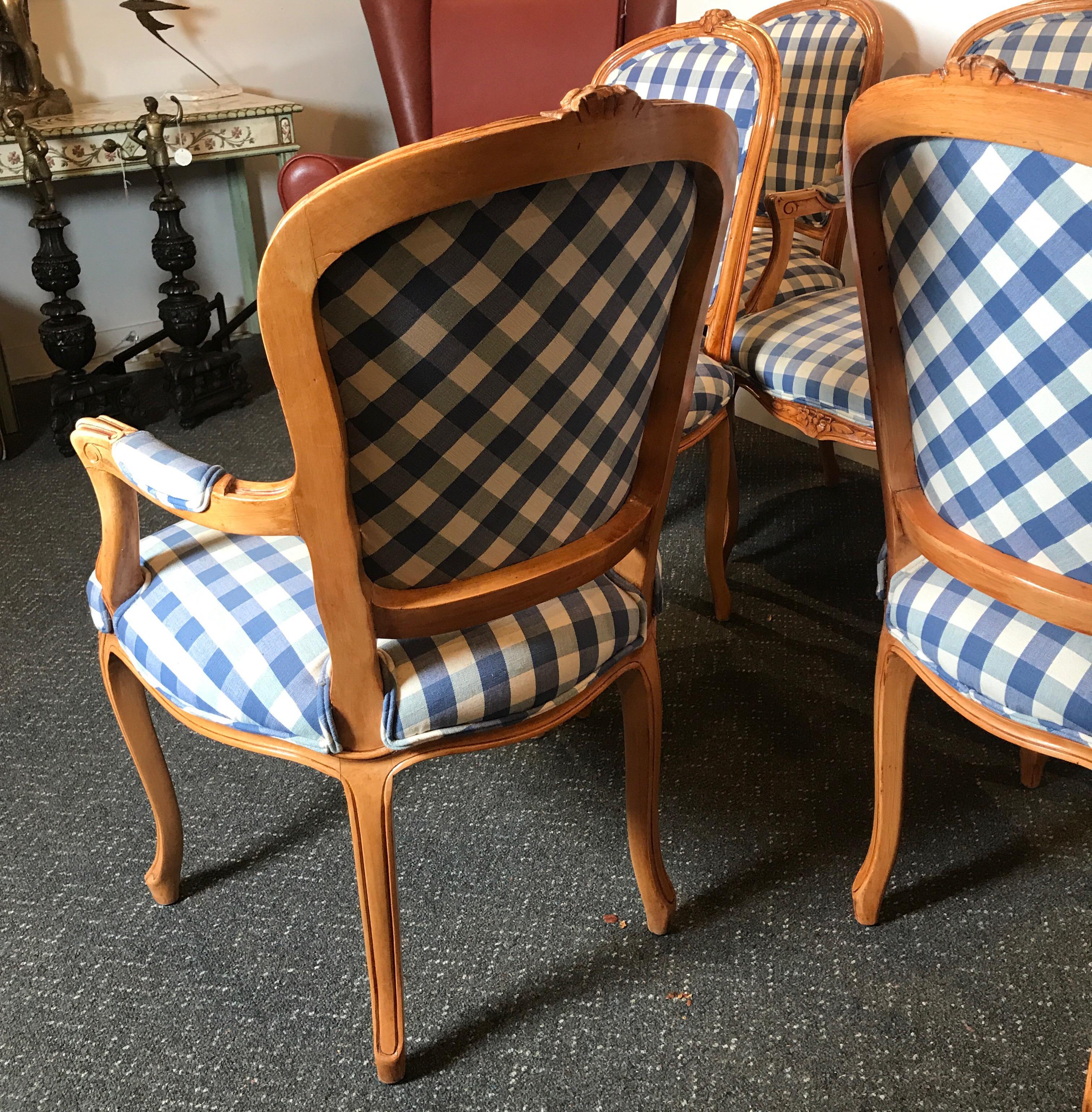 Satz von sechs Louis-XV-Esszimmerstühlen im Zustand „Gut“ in Lambertville, NJ