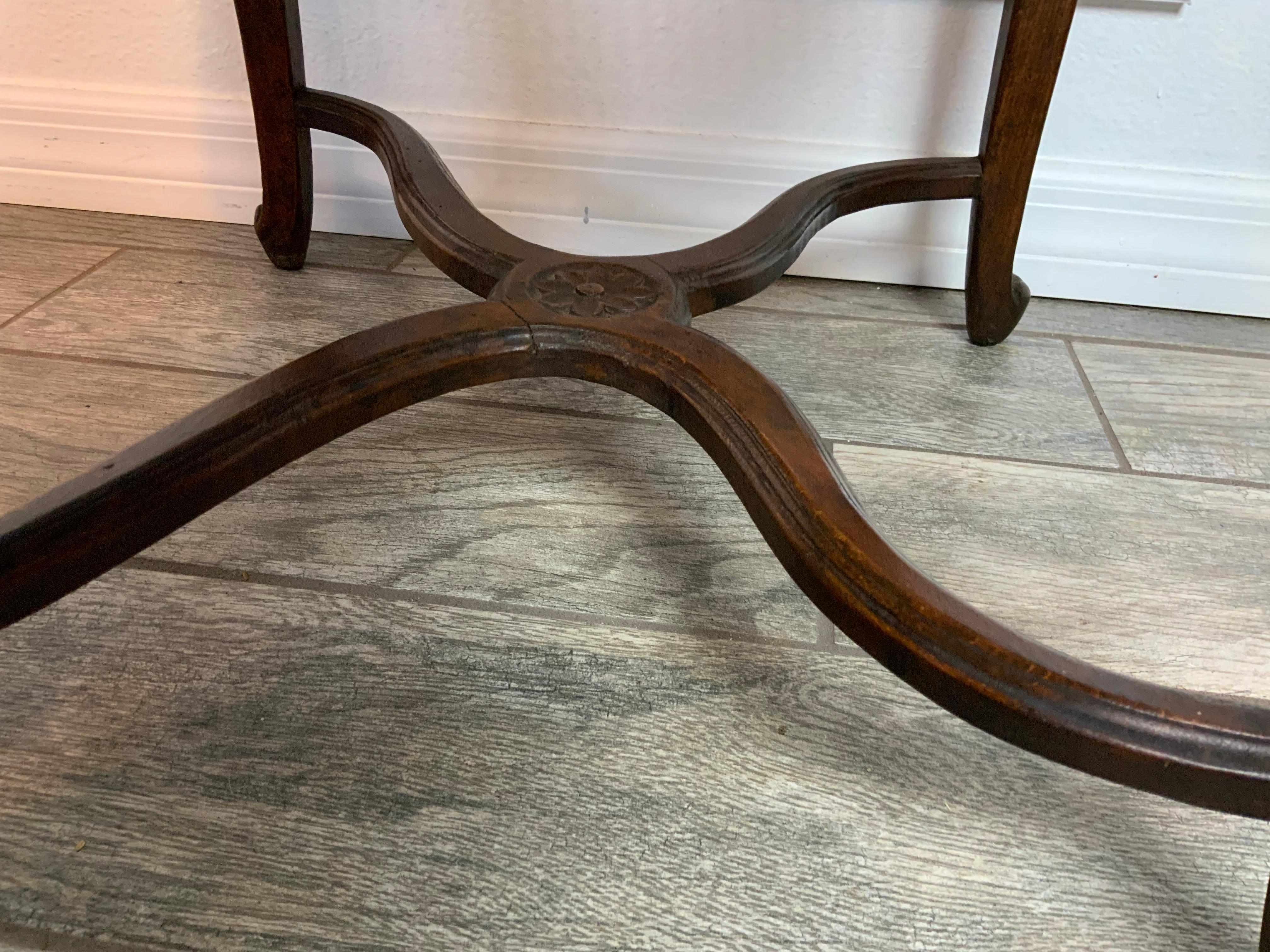 Set di sei sedie in legno di frutto in stile Louis X1V in vendita 7