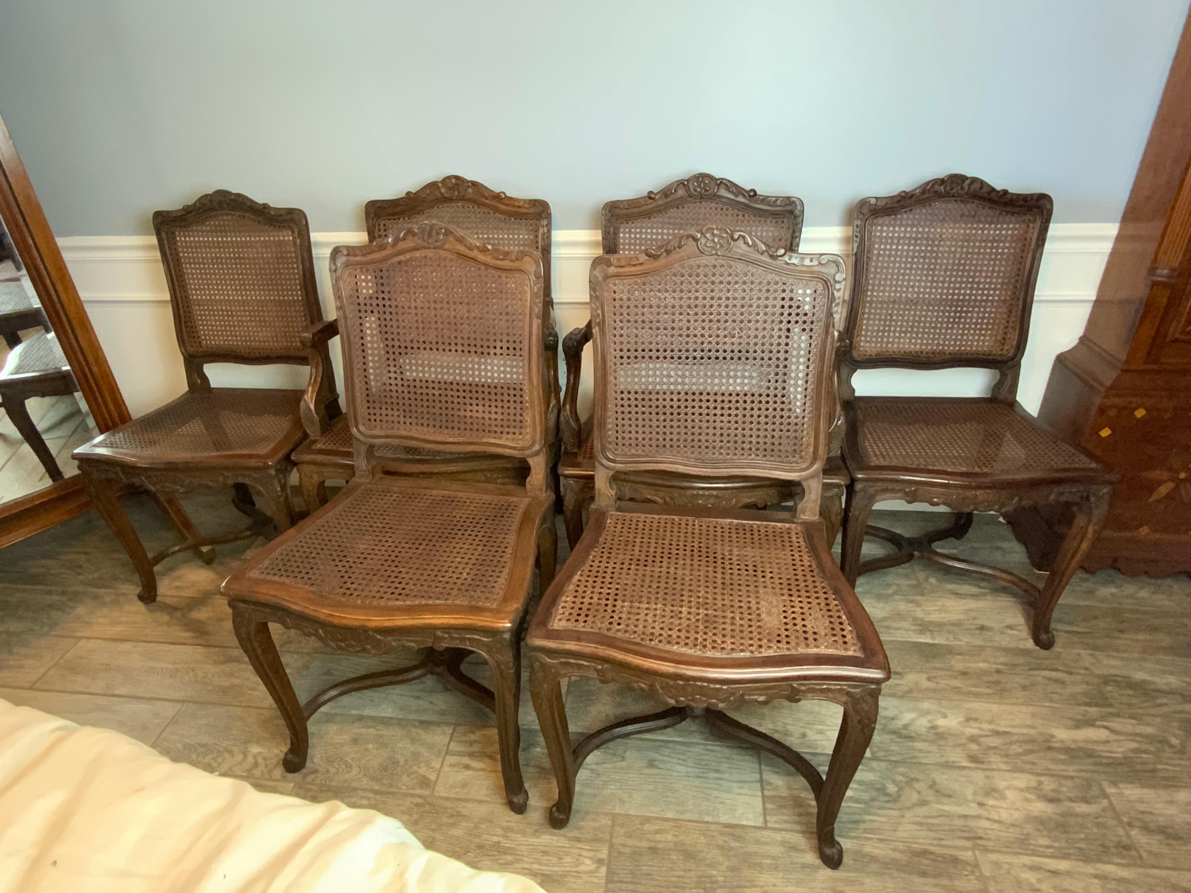 Set di sei sedie in legno di frutto in stile Louis X1V in vendita 9