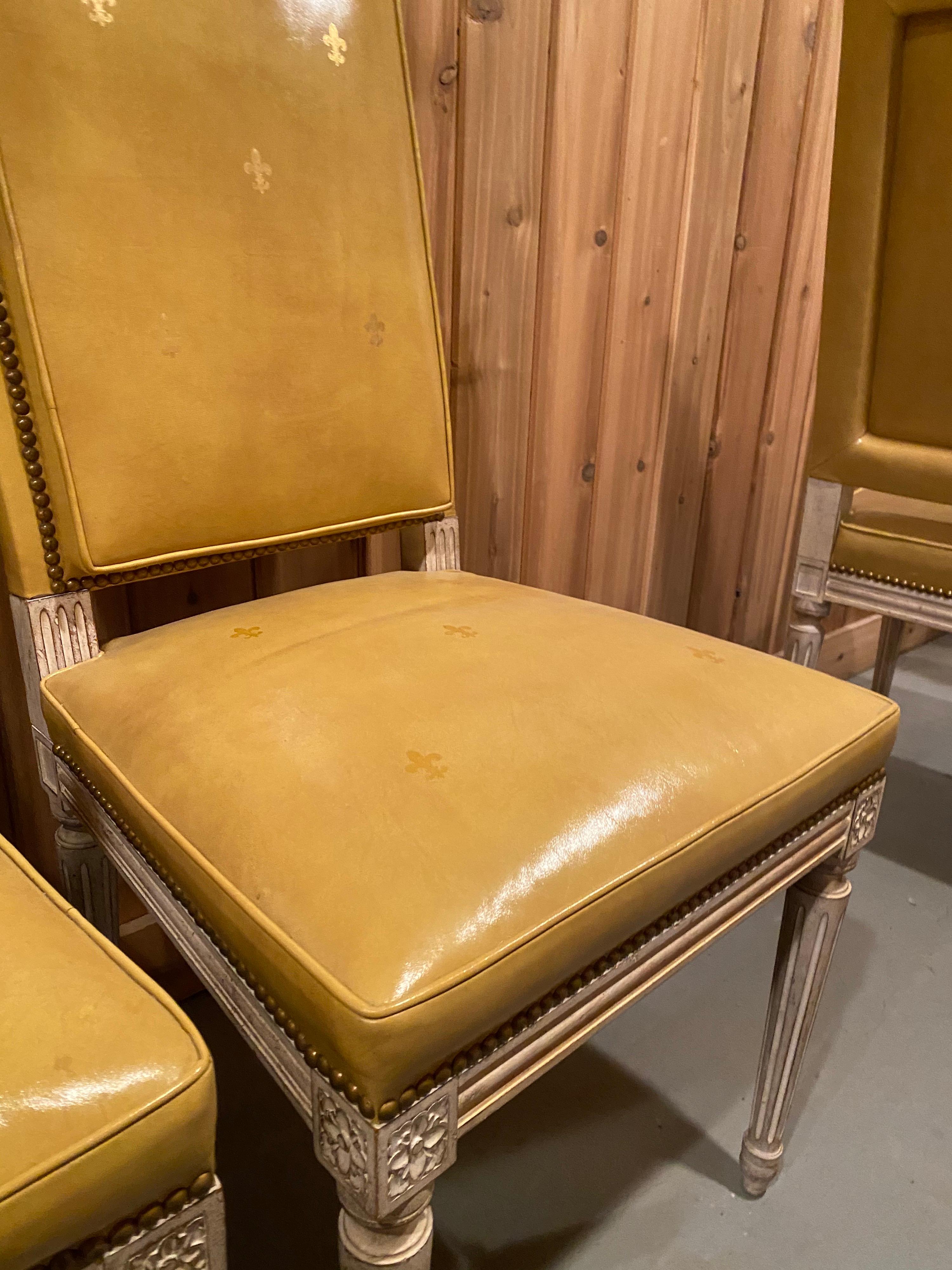 Set von sechs gepolsterten Esszimmerstühlen aus gelbem Leder im Louis-XVI-Stil, 1920er Jahre im Angebot 7