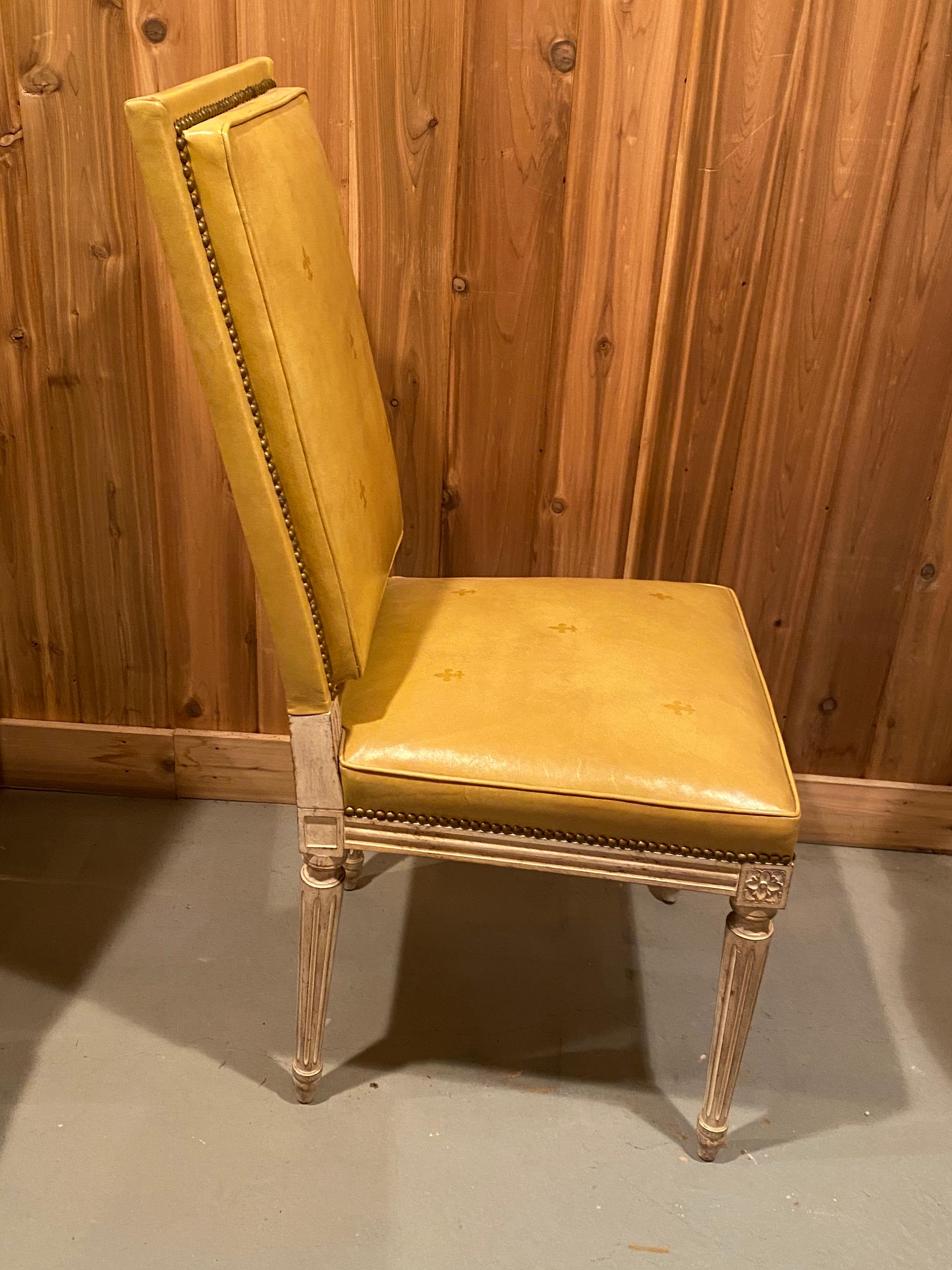 Set von sechs gepolsterten Esszimmerstühlen aus gelbem Leder im Louis-XVI-Stil, 1920er Jahre (Louis XVI.) im Angebot