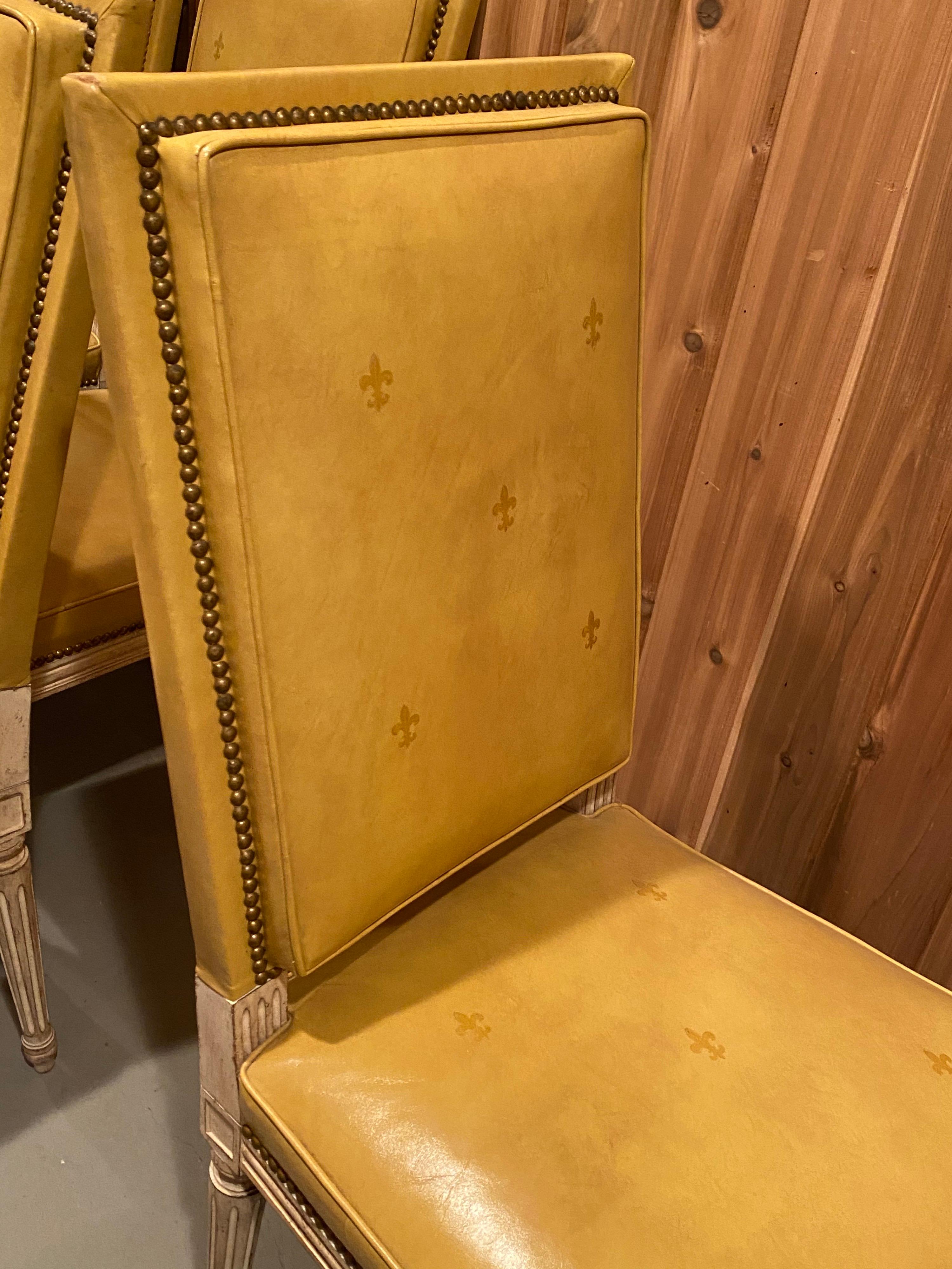 Set von sechs gepolsterten Esszimmerstühlen aus gelbem Leder im Louis-XVI-Stil, 1920er Jahre (amerikanisch) im Angebot