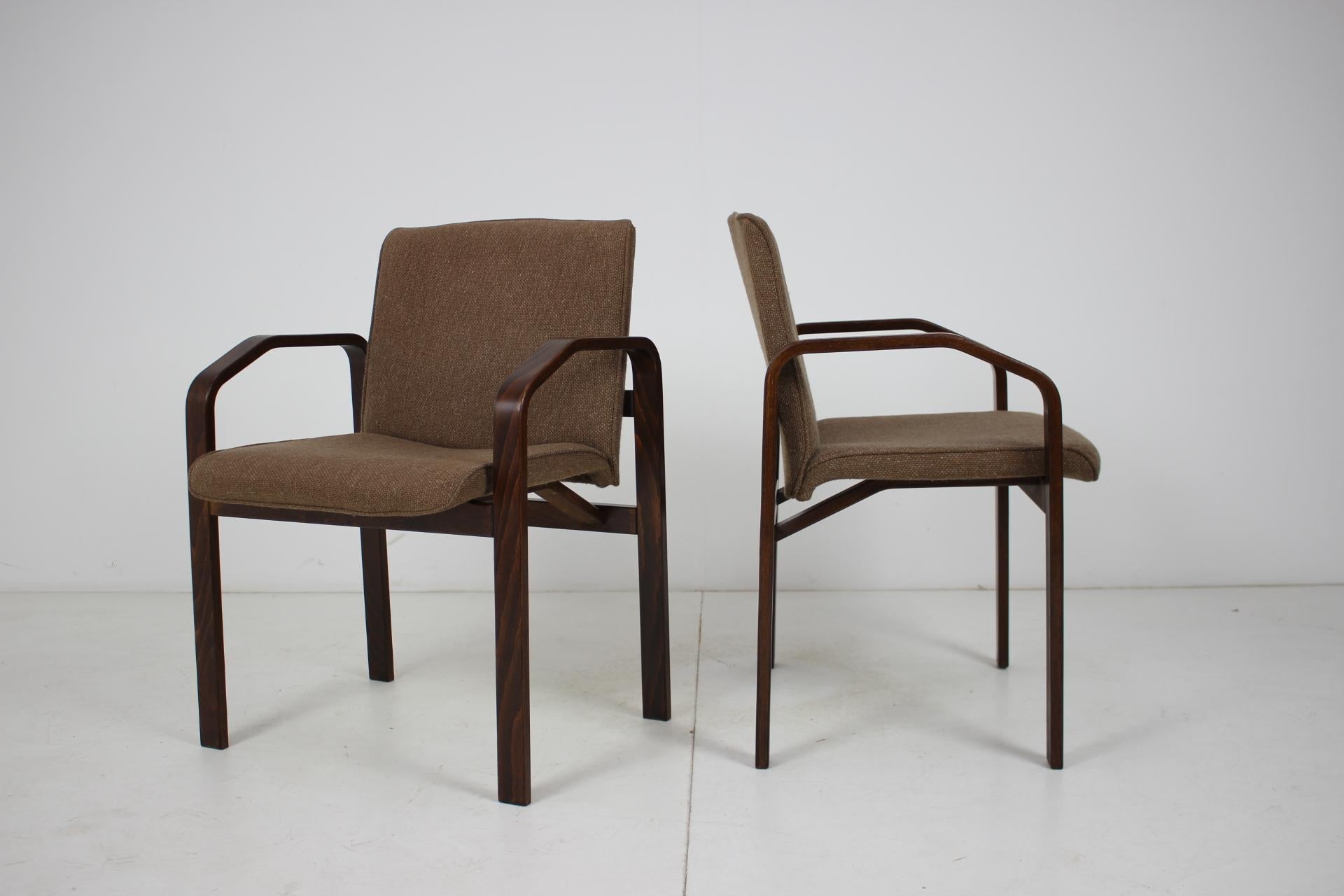 Satz von sechs Loungesesseln/Ton, Nrodn Podnik Holeov, 1993 (Ende des 20. Jahrhunderts) im Angebot