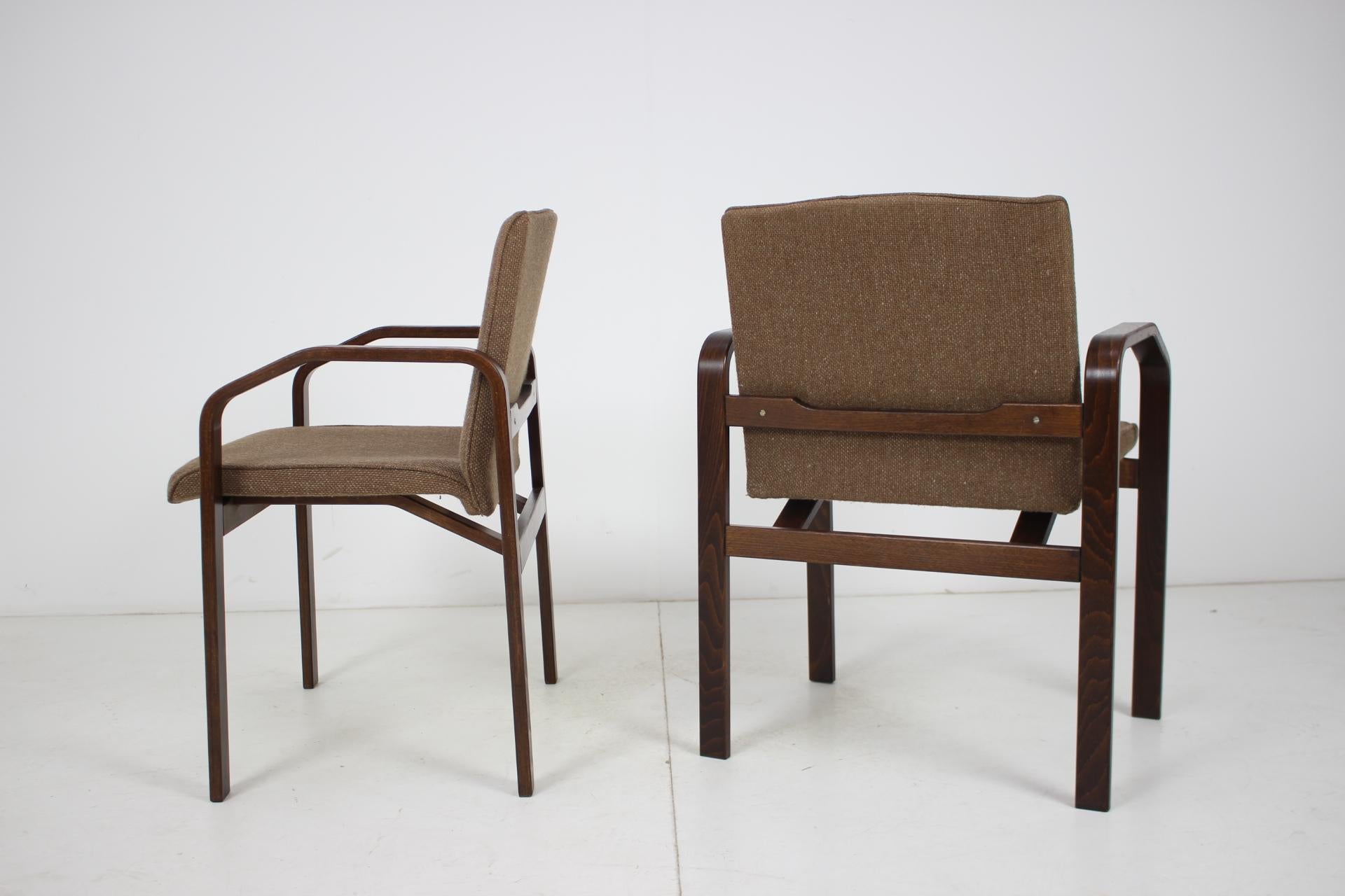 Satz von sechs Loungesesseln/Ton, Nrodn Podnik Holeov, 1993 (Stoff) im Angebot