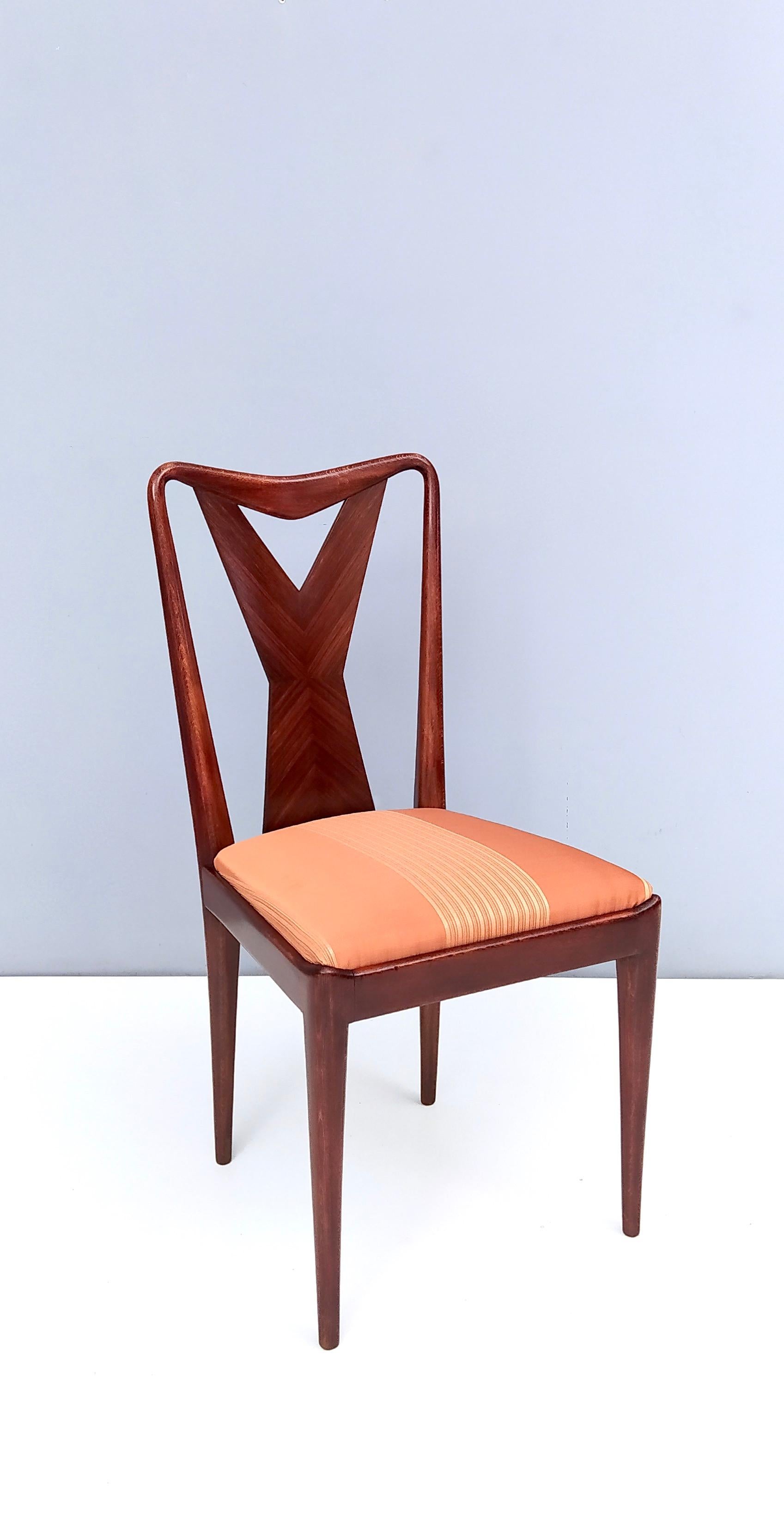 Satz von sechs Vintage-Esszimmerstühlen aus Nussbaumholz im Stil von Ico Parisi, Italien (Mitte des 20. Jahrhunderts) im Angebot