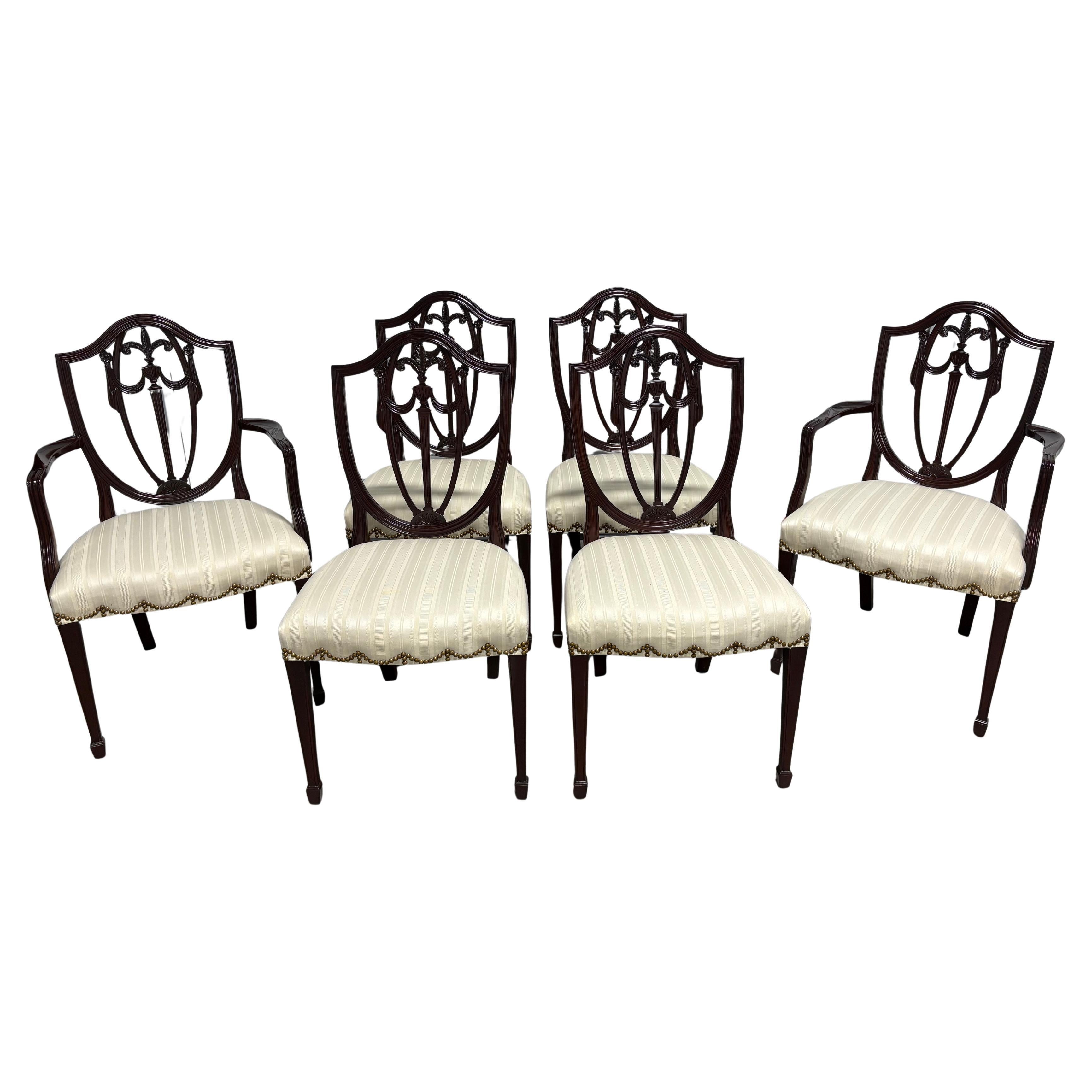 Ensemble de six chaises de salle à manger à dossier bouclé en acajou par Kindel, 20e siècle