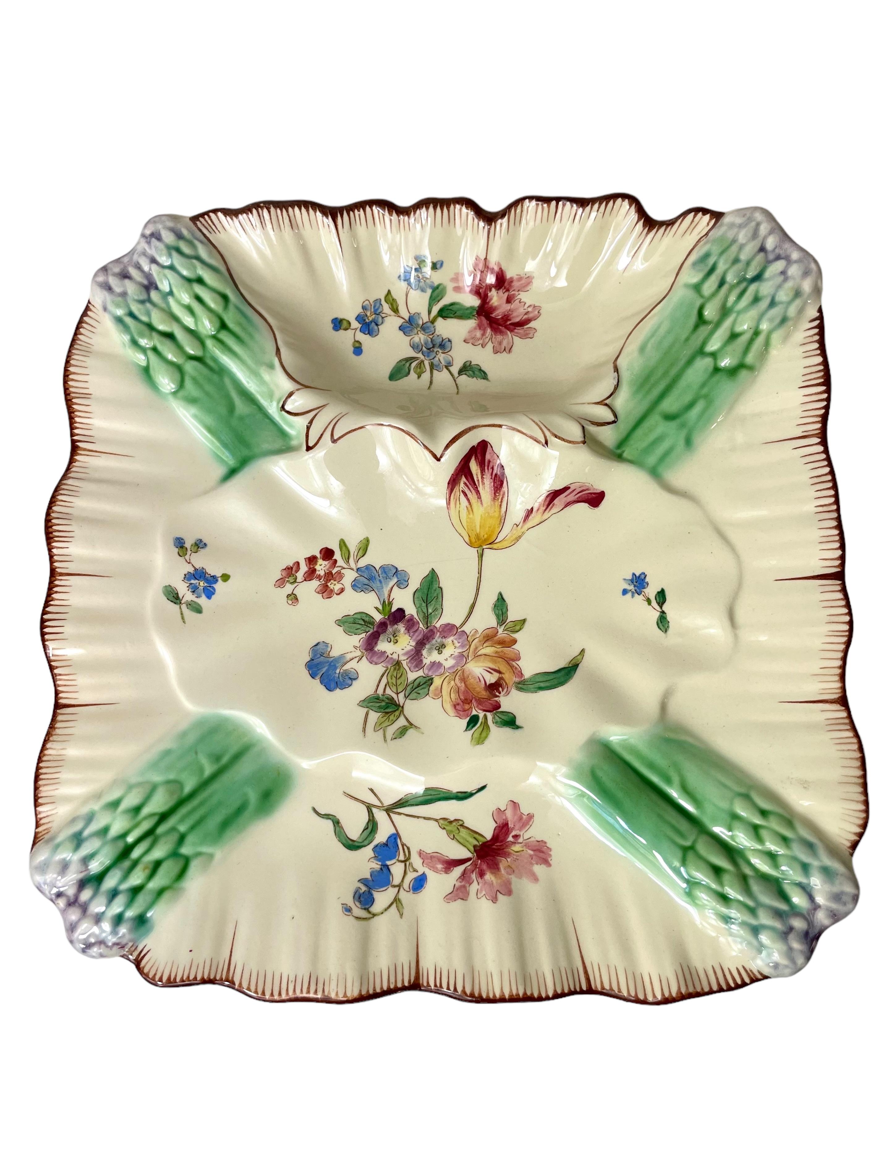 Early 20th Century Set of Six Majolica Glazed Asparagus Serving Plates For Sale