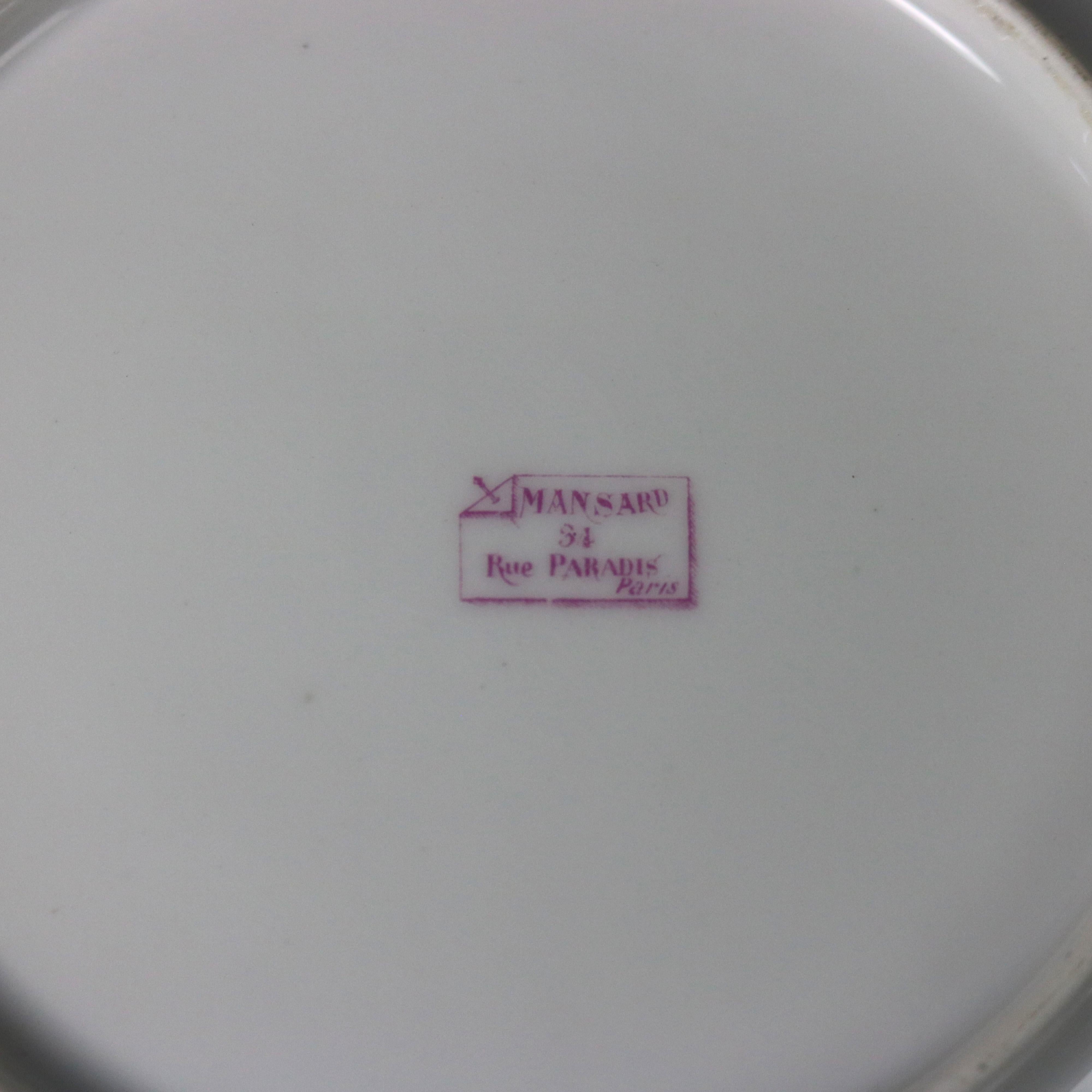 Français Ensemble de six assiettes Mansard françaises peintes et dorées à la main 20e siècle en vente