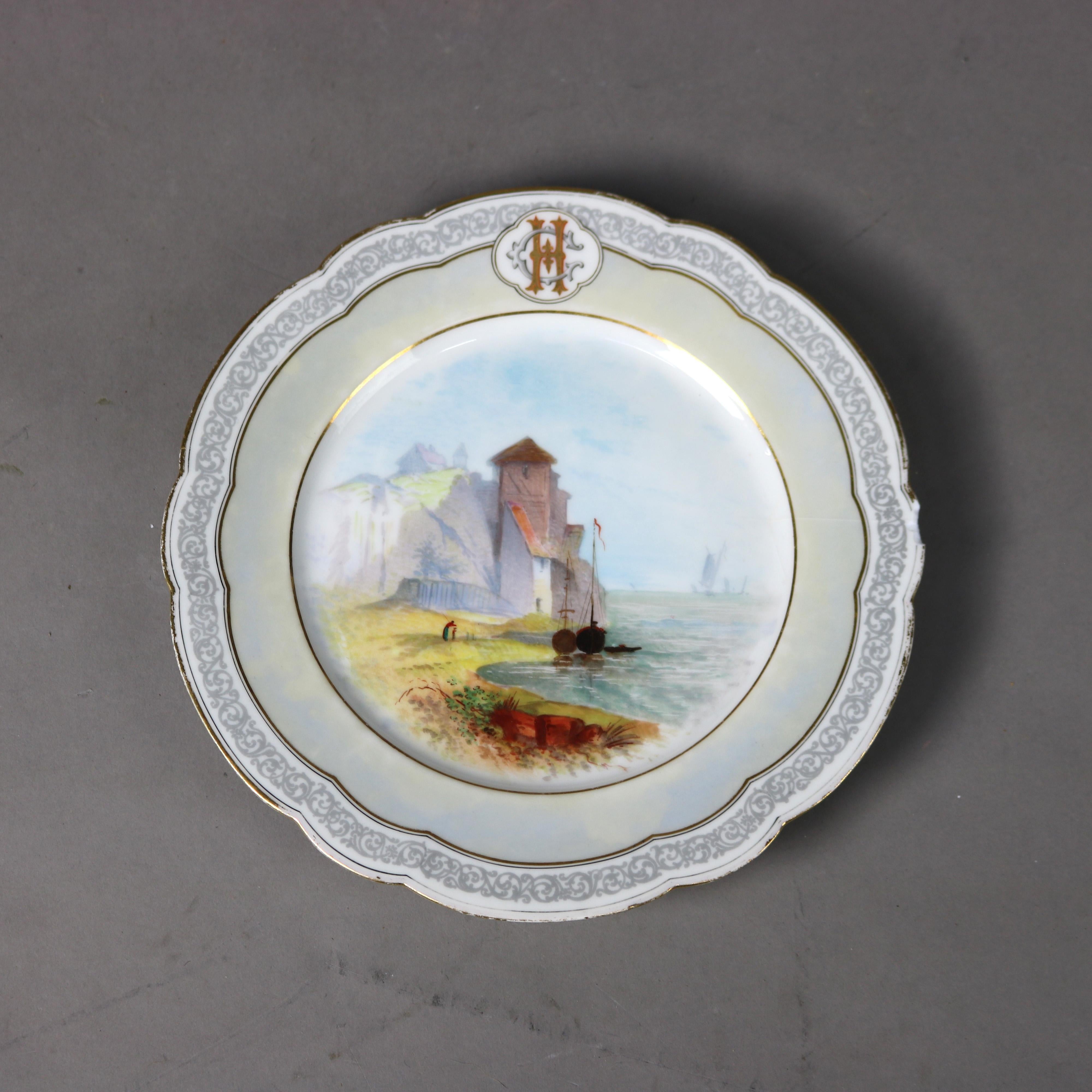 Porcelaine Ensemble de six assiettes Mansard françaises peintes et dorées à la main 20e siècle en vente