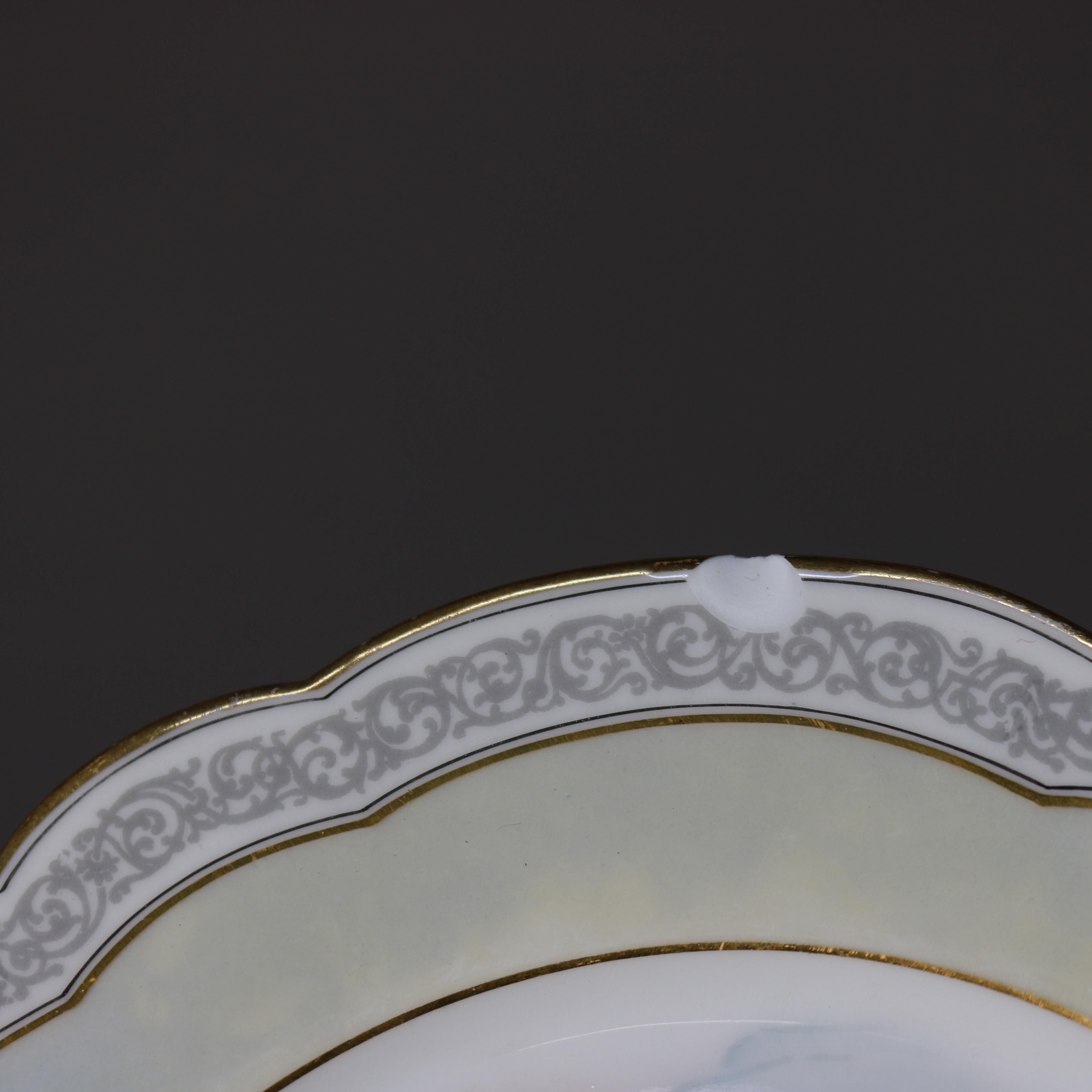 Ensemble de six assiettes Mansard françaises peintes et dorées à la main 20e siècle en vente 3