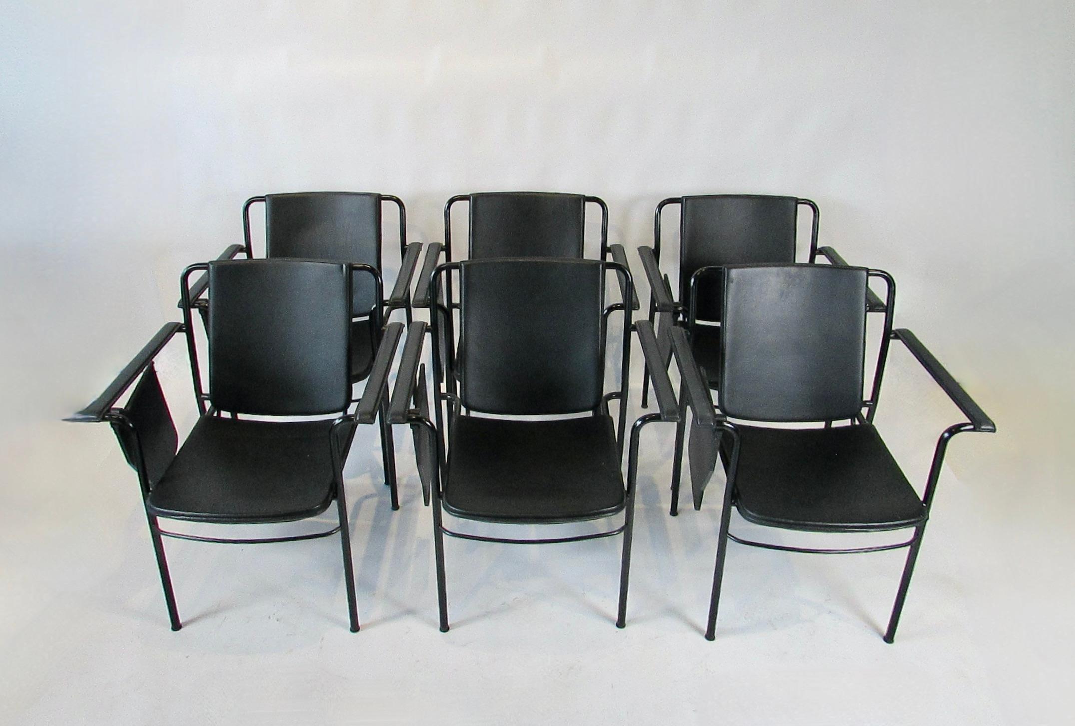 Satz von sechs Mario Marenco für Poltrana Frau Italien schwarzes Leder Movie Chairs im Zustand „Gut“ im Angebot in Ferndale, MI