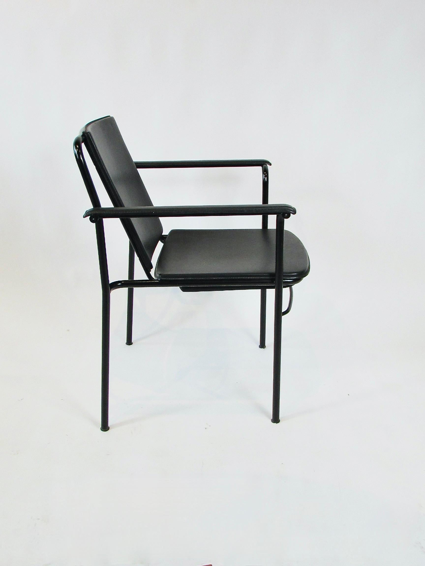 Satz von sechs Mario Marenco für Poltrana Frau Italien schwarzes Leder Movie Chairs (Stahl) im Angebot