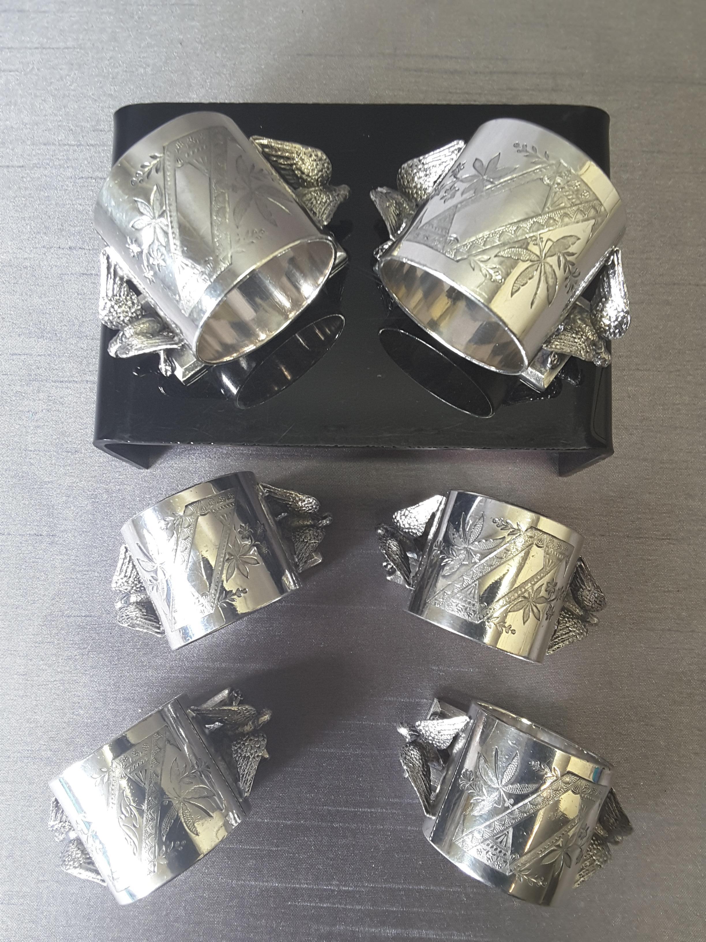Set of Six Matching Meriden Figural Twin Dove Napkin Rings In Good Condition In Ottawa, Ontario