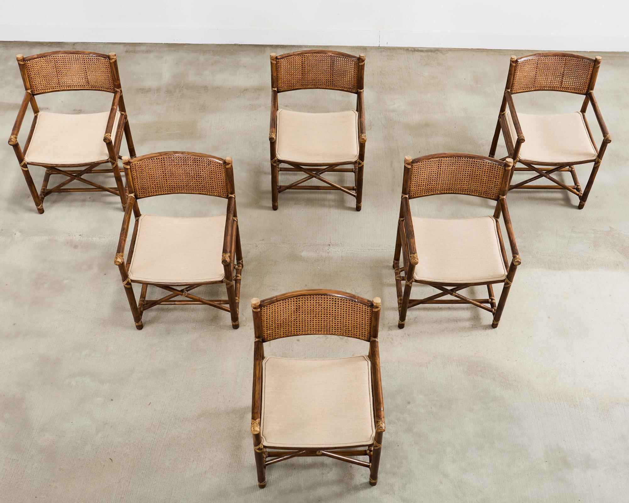 Satz von sechs McGuire Rattan Caned Directors Dining Armchairs (Organische Moderne)