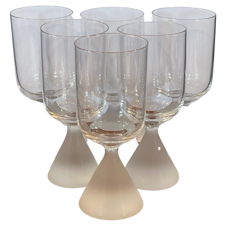 https://a.1stdibscdn.com/set-of-six-mcm-eke1-water-wine-glasses-with-frosted-base-by-ekenas-of-sweden-for-sale/f_9366/f_349524821687809041032/f_34952482_1687809042284_bg_processed.jpg?width=768
