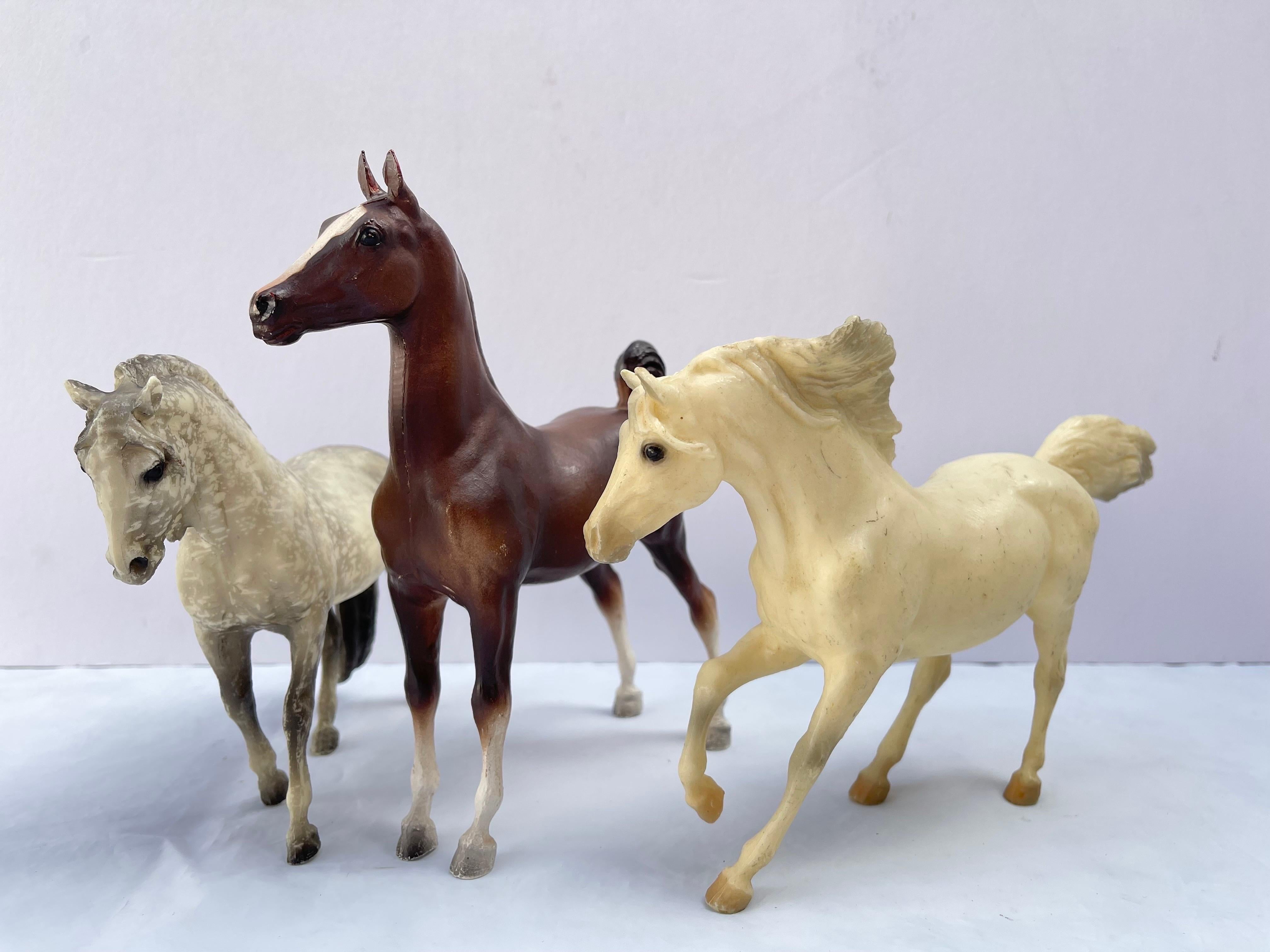 Set von sechs Breyer-Pferden in Medium-Größe (Kasten 5) im Angebot 4