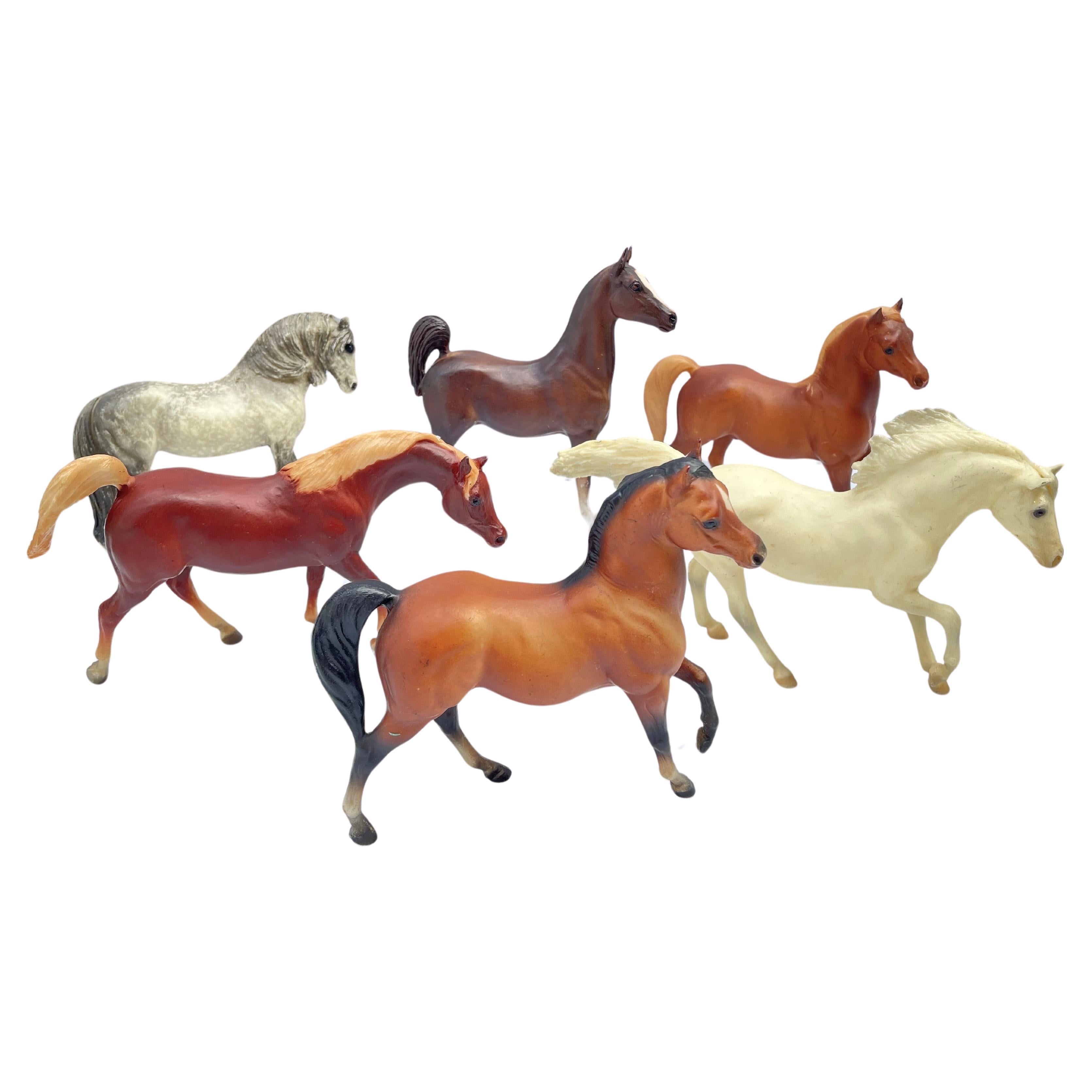 Set von sechs Breyer-Pferden in Medium-Größe (Kasten 5)