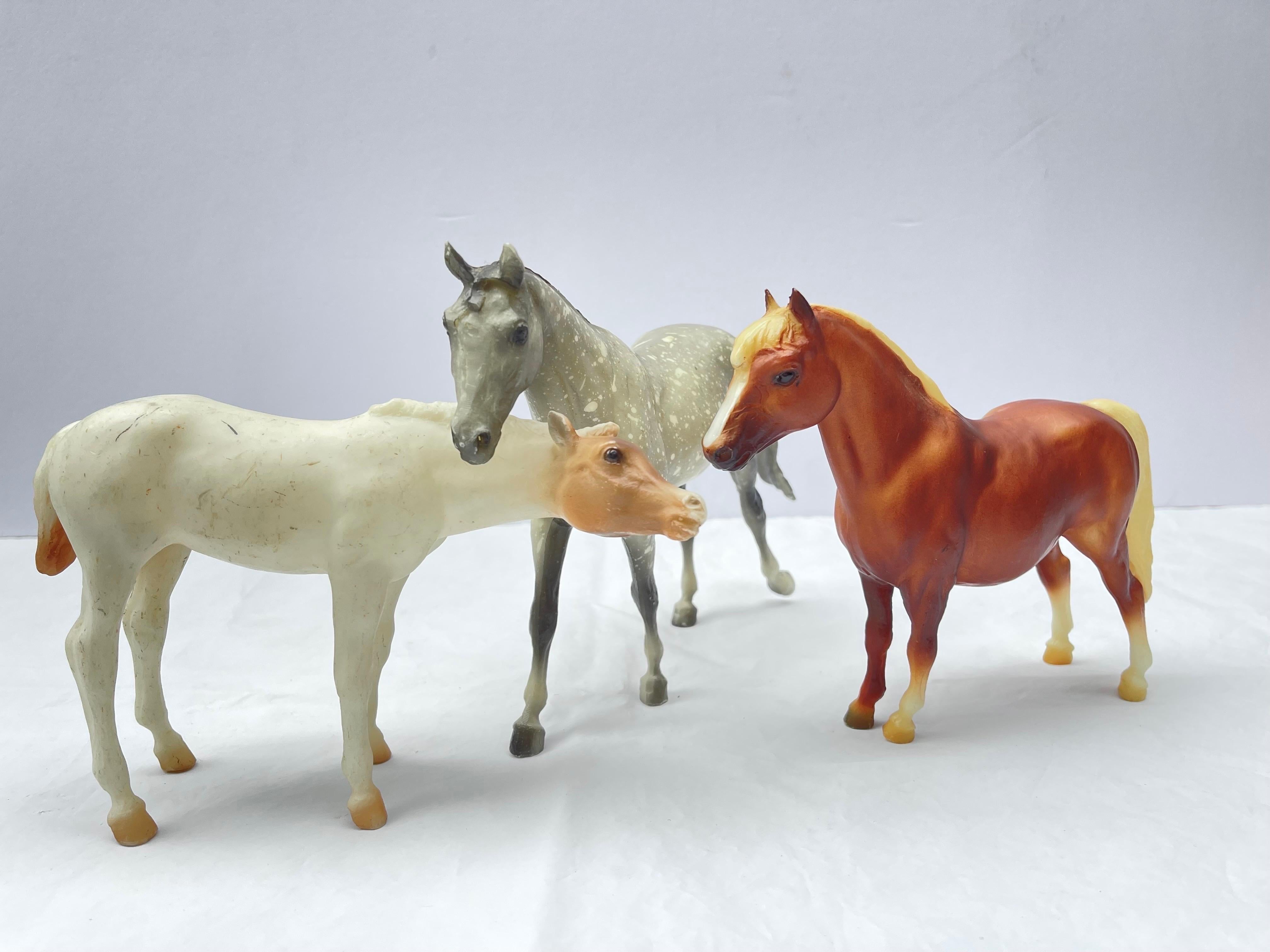  Set von sechs mittelgroßen Vintage-Bürgerpferden (Kasten 3) (Kunststoff) im Angebot
