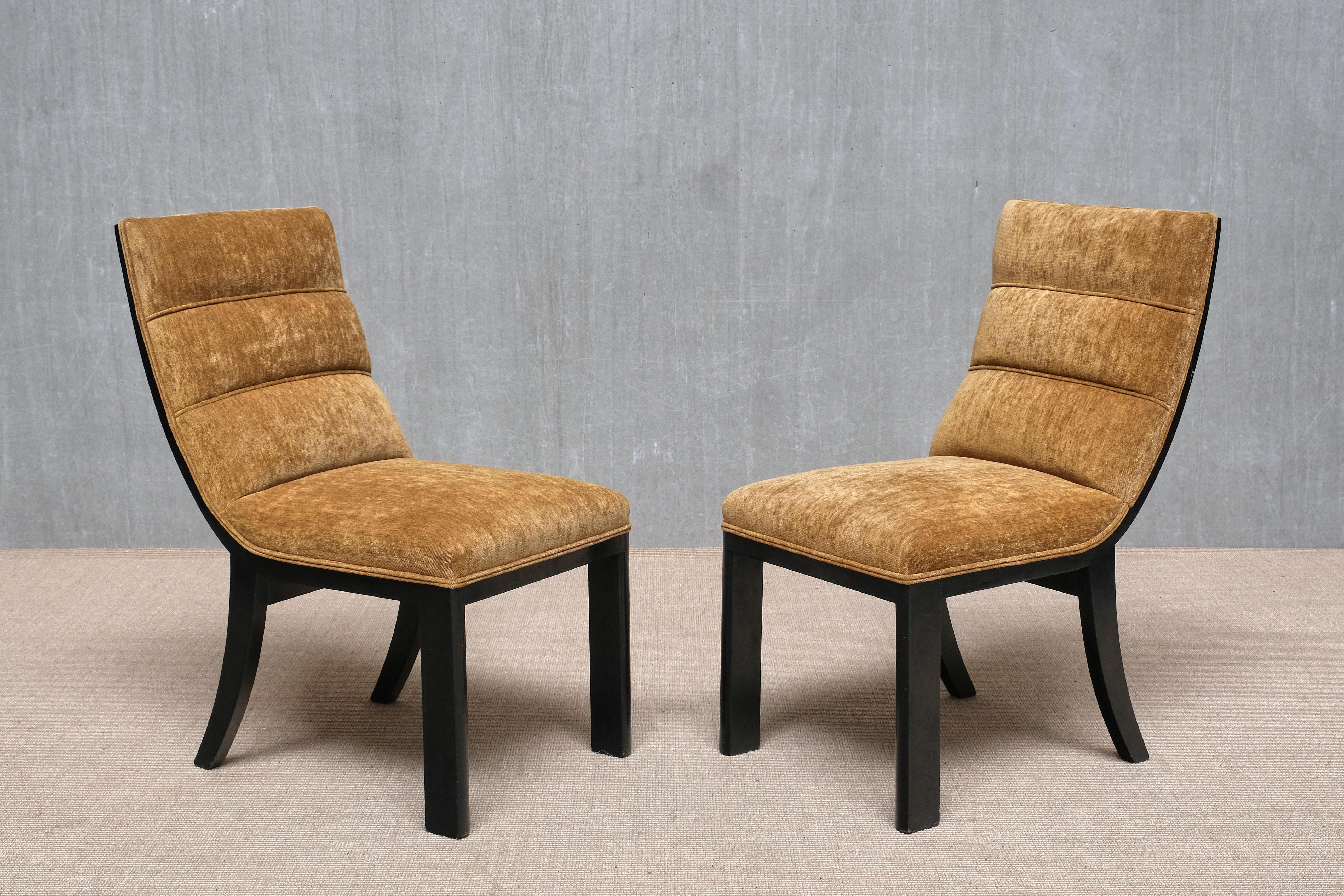 Set of Six Melchiorre Bega Dining Chairs, Lacquered Wood, Chenille, Italy, 1930s im Zustand „Gut“ im Angebot in The Hague, NL