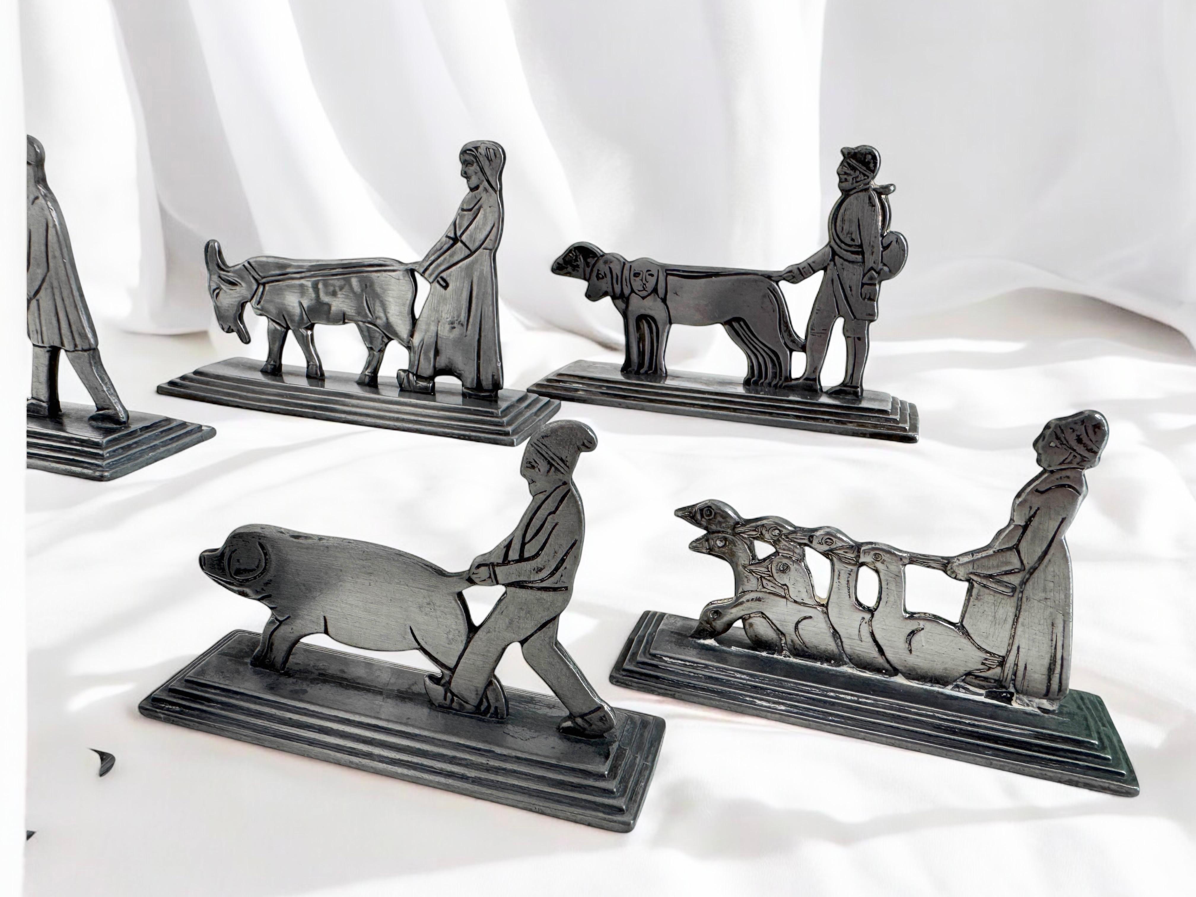 set di sei poggiacoltelli in metallo con motivi animali Francia XX secolo Art Deco in vendita 2