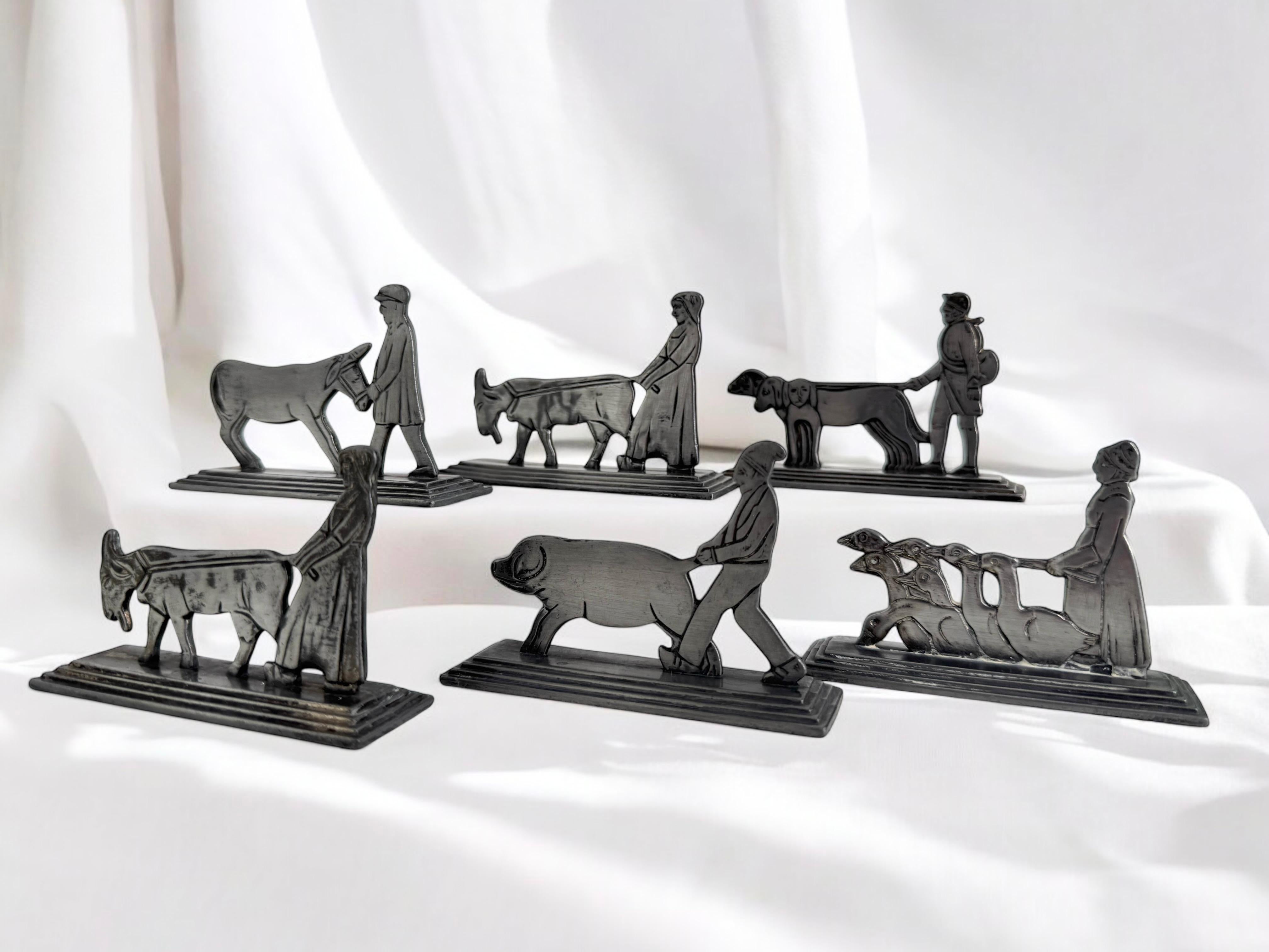 set di sei poggiacoltelli in metallo con motivi animali Francia XX secolo Art Deco in vendita 4