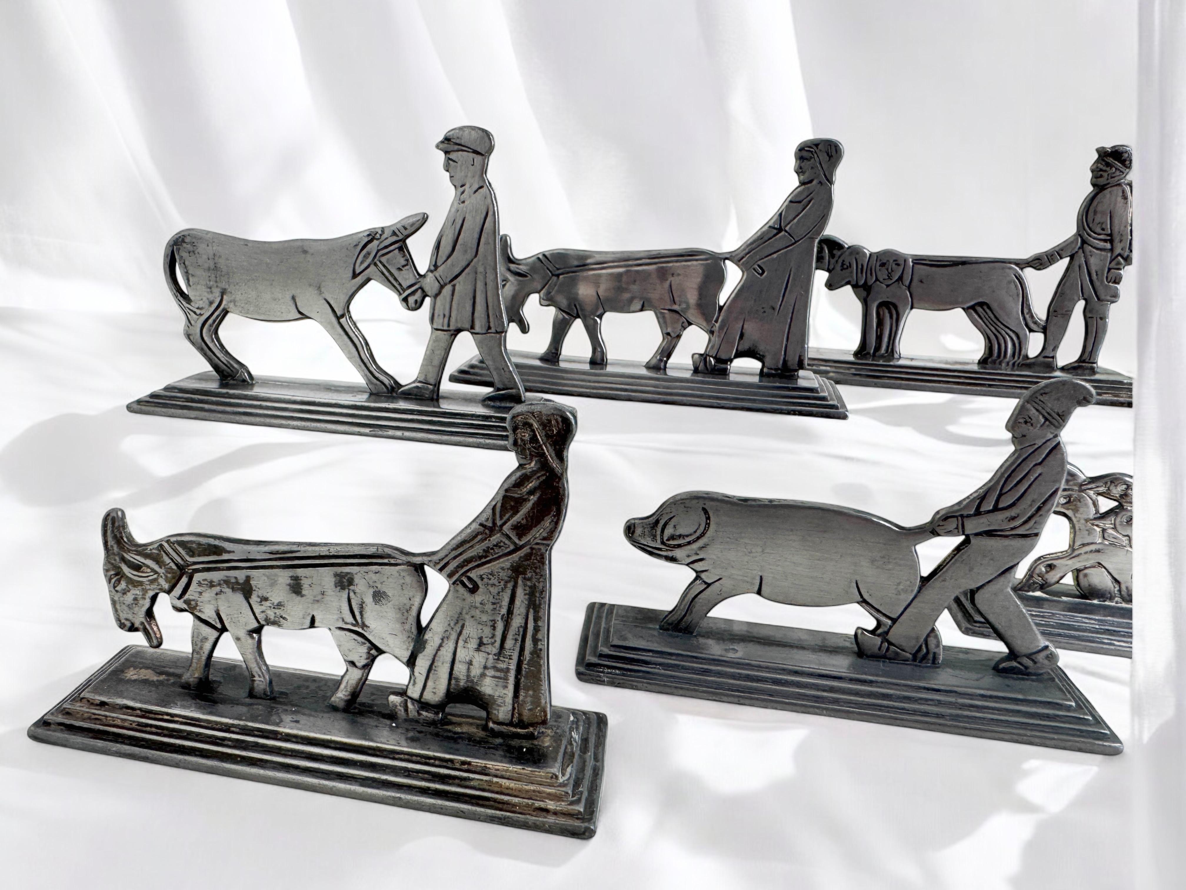 set di sei poggiacoltelli in metallo con motivi animali Francia XX secolo Art Deco in vendita 1