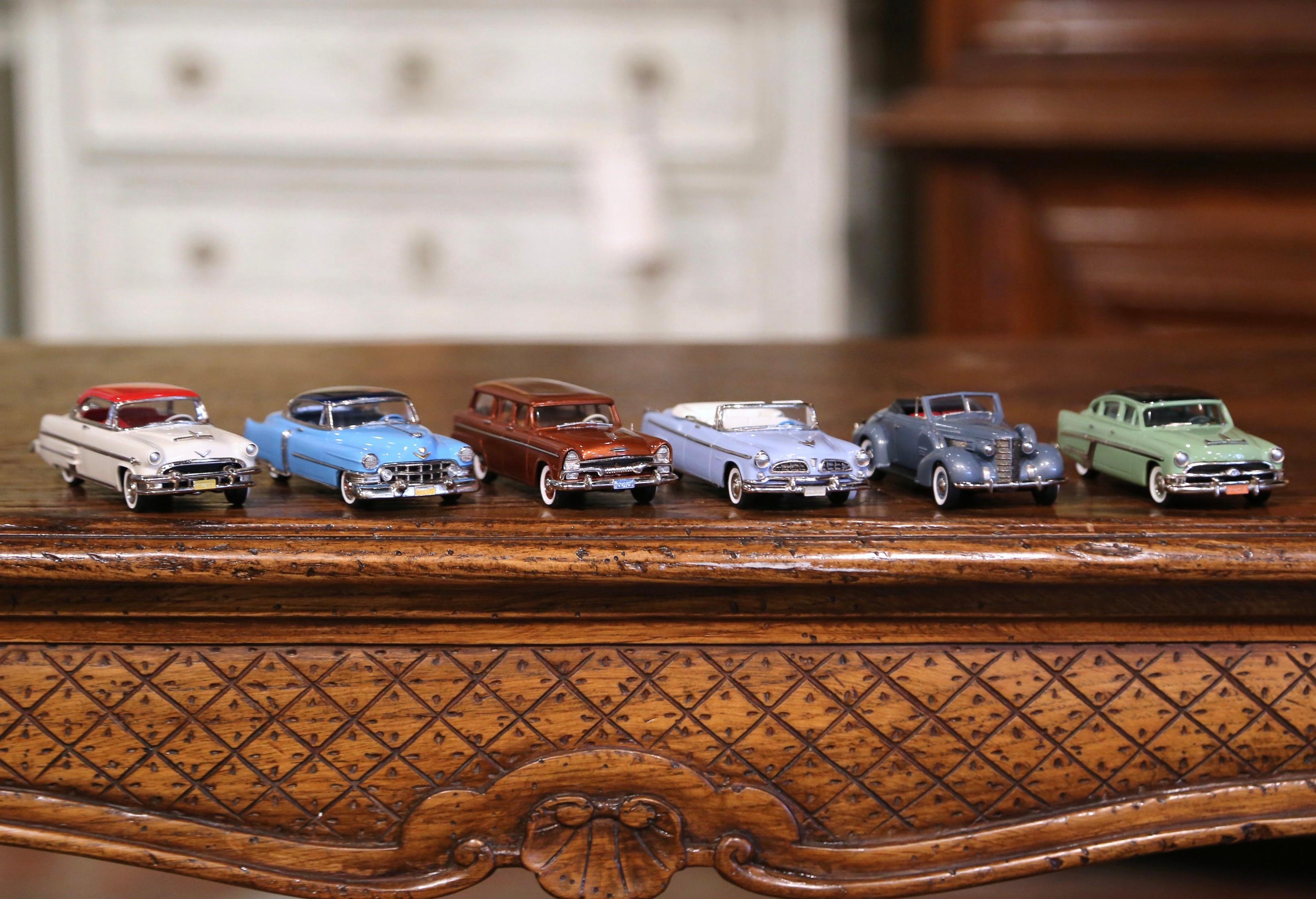 Anglais Ensemble de six modèles d'automobiles en métal de la collection Brooklin en vente
