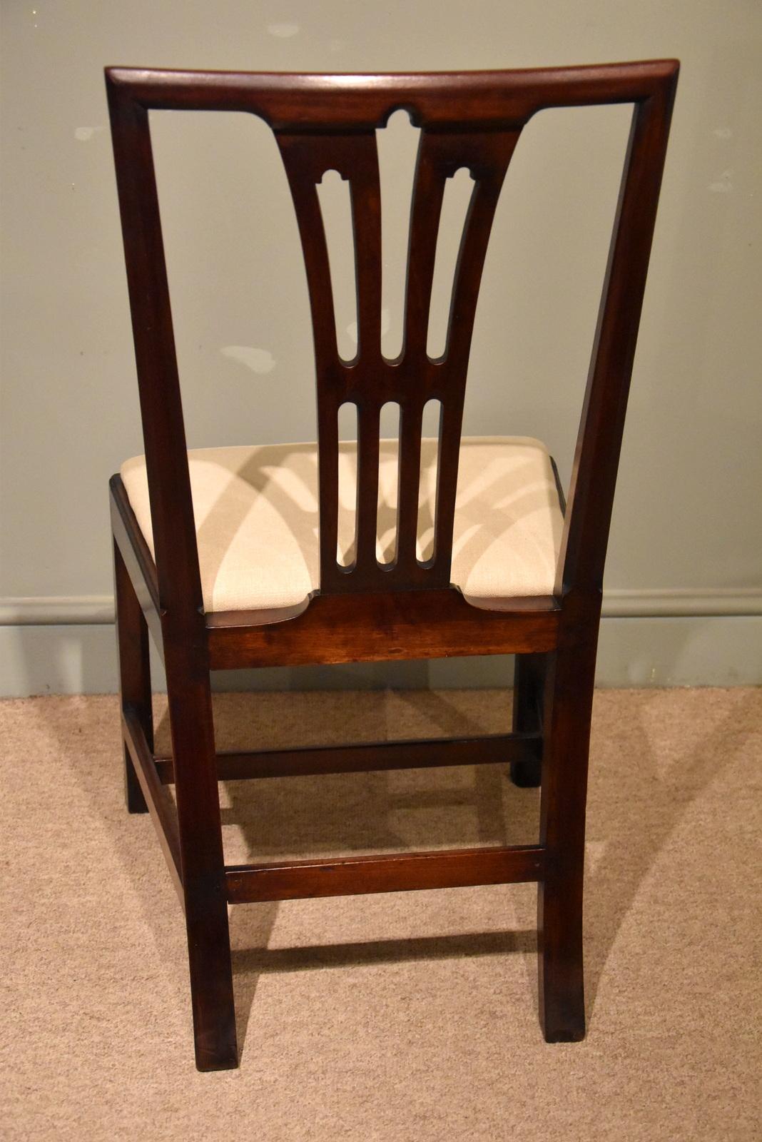 Mahogany Set of Six Mid-18th Century Dining Chairs