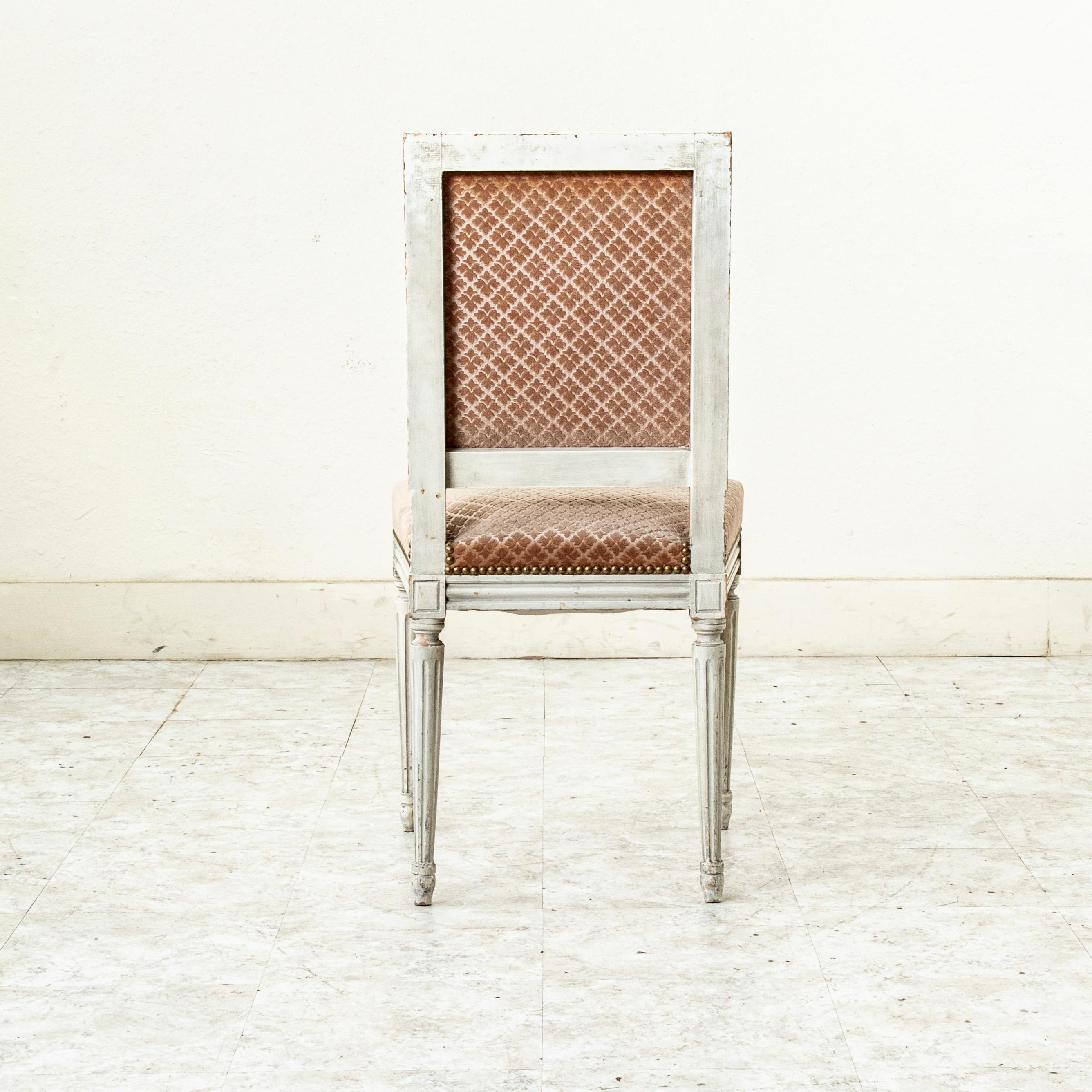 Sechs Stühle für ein französisches Esszimmer im Stil Louis XVI aus der Mitte des 20. Jahrhunderts, bemalt im Angebot 11