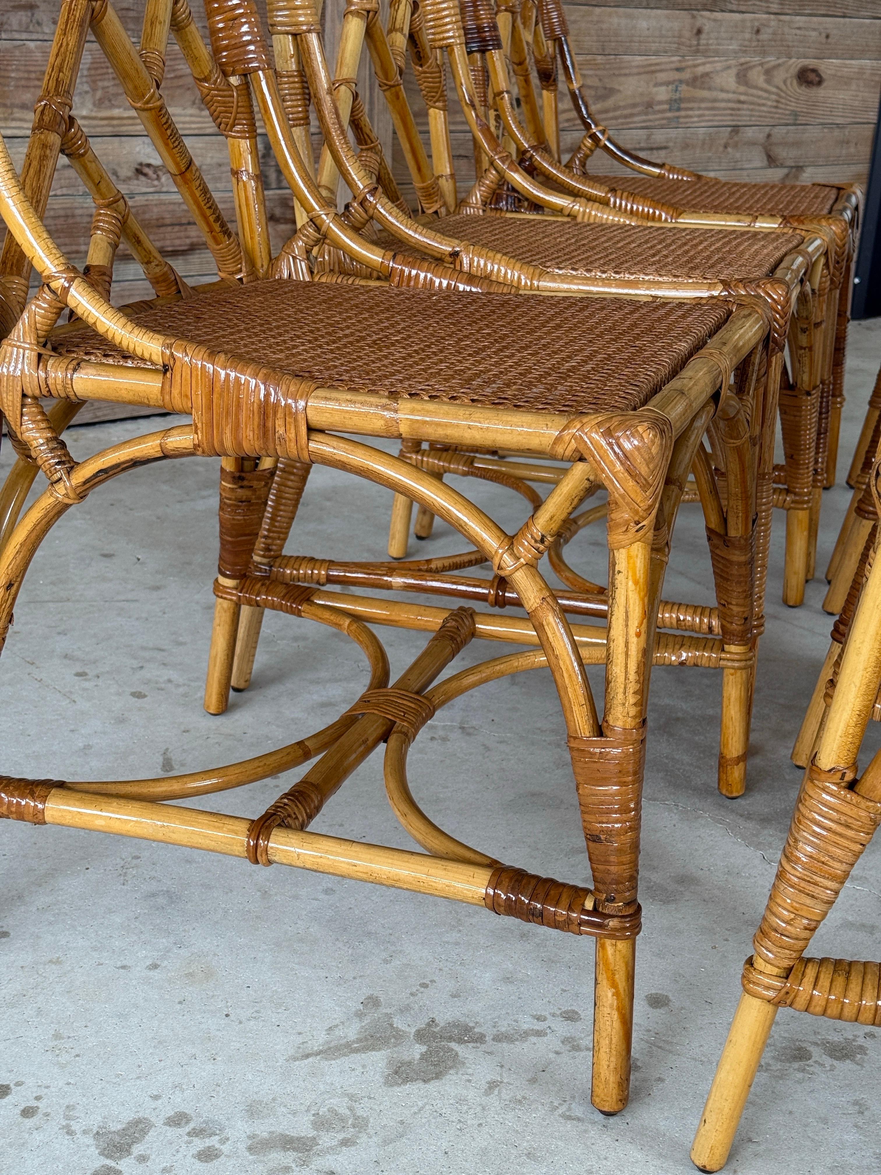 Set of Six Mid-20th Century Restored Italian Rattan Chippendale Dining Chairs Hecho a mano en venta
