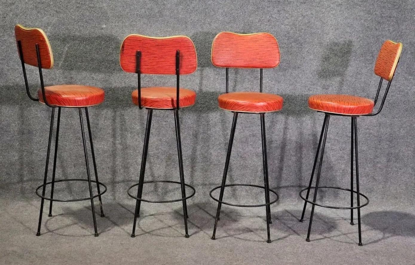 Mid-Century Modern Set of Six Mid-Century Bar stools For Sale