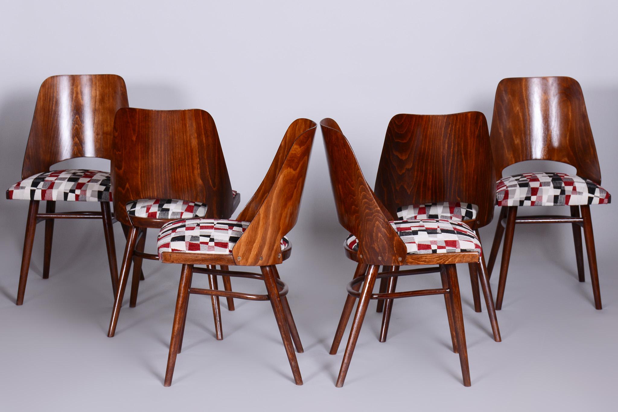 Set of Six Midcentury Beech Chairs, Oswald Heardtl, Restored, Czechia, 1950s For Sale 1