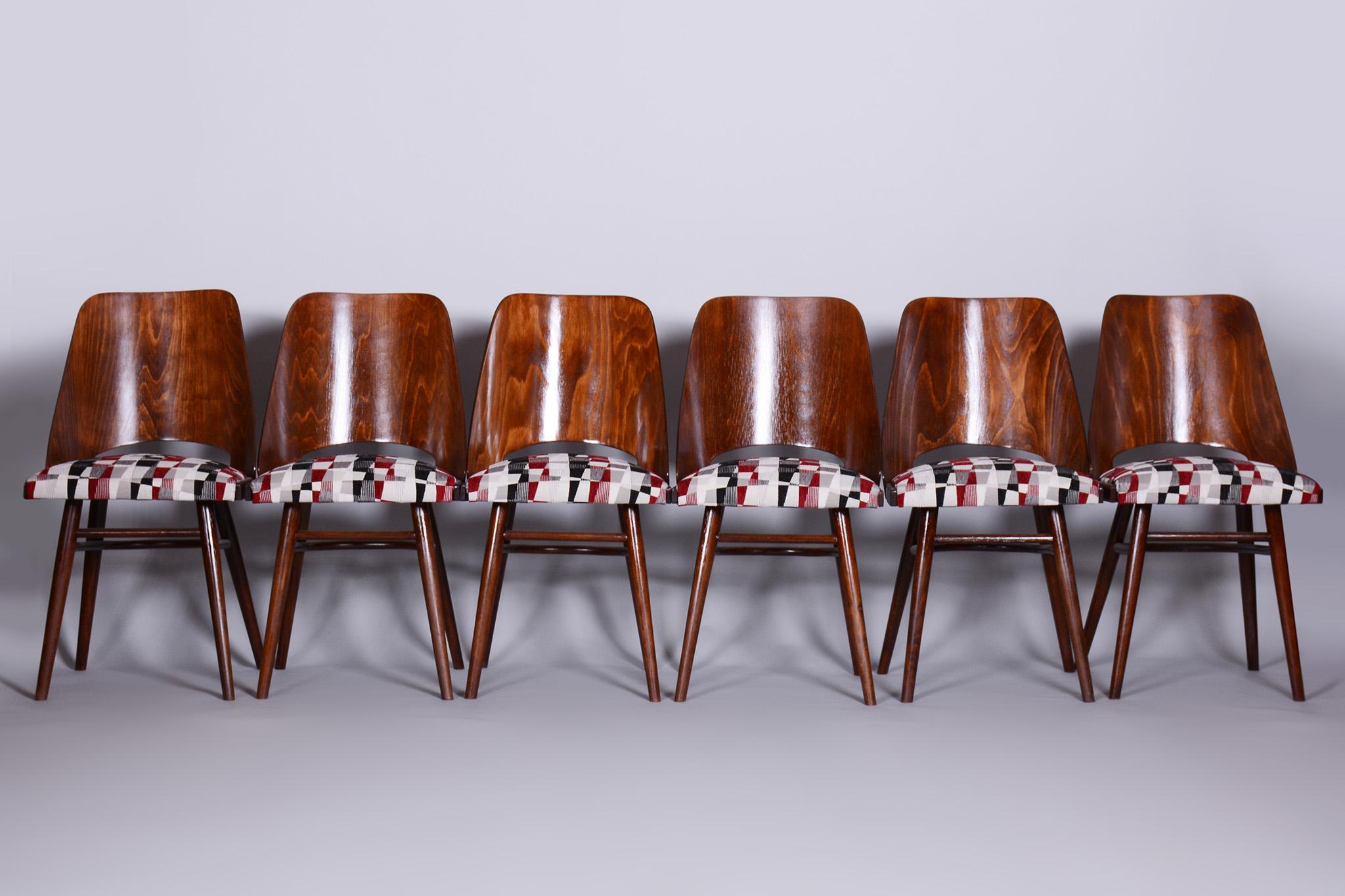 Set of Six Midcentury Beech Chairs, Oswald Heardtl, Restored, Czechia, 1950s For Sale 2