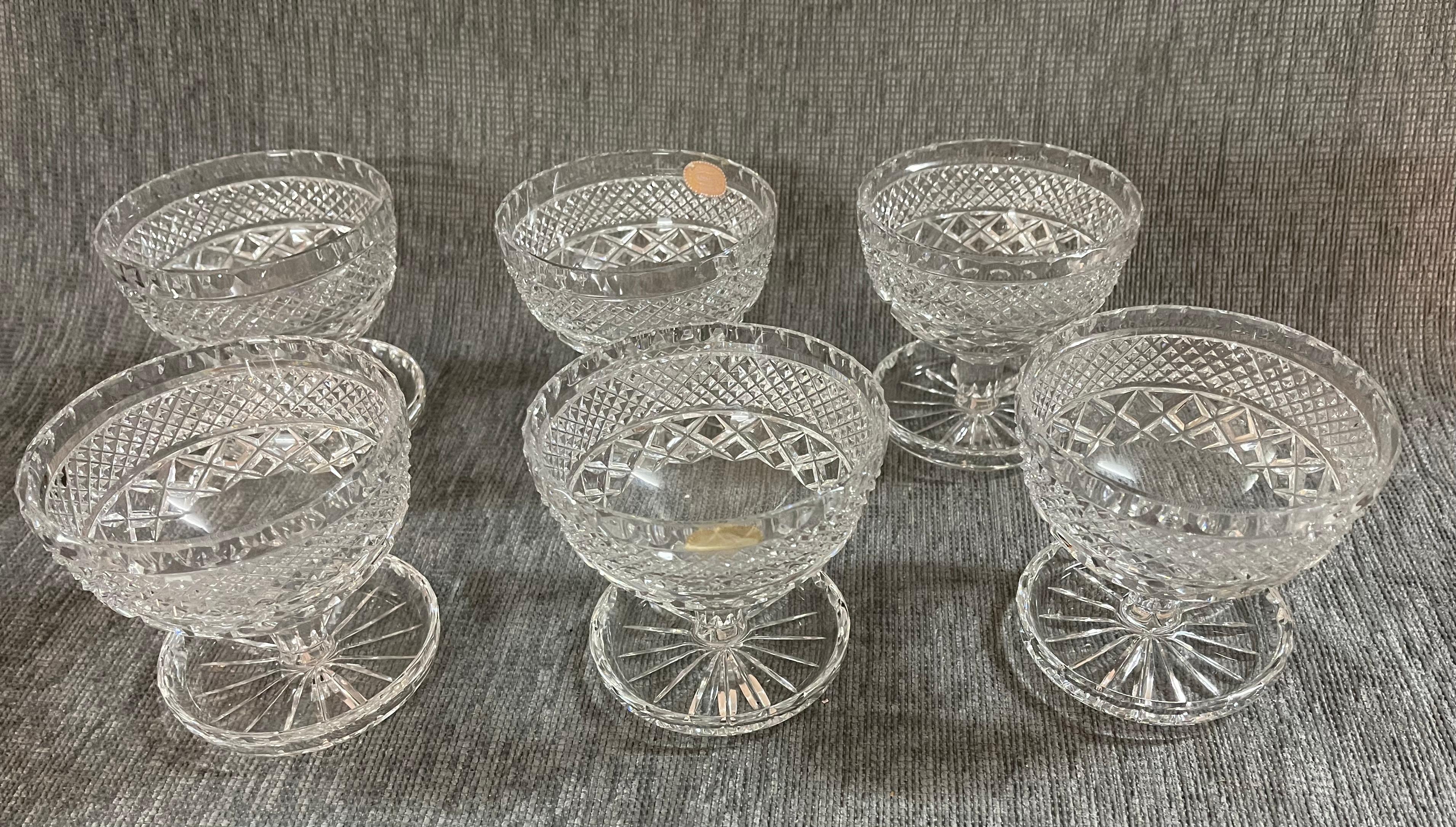 Ensemble de six tasses en cristal de Bohème du milieu du siècle dernier Bon état - En vente à Roma, IT
