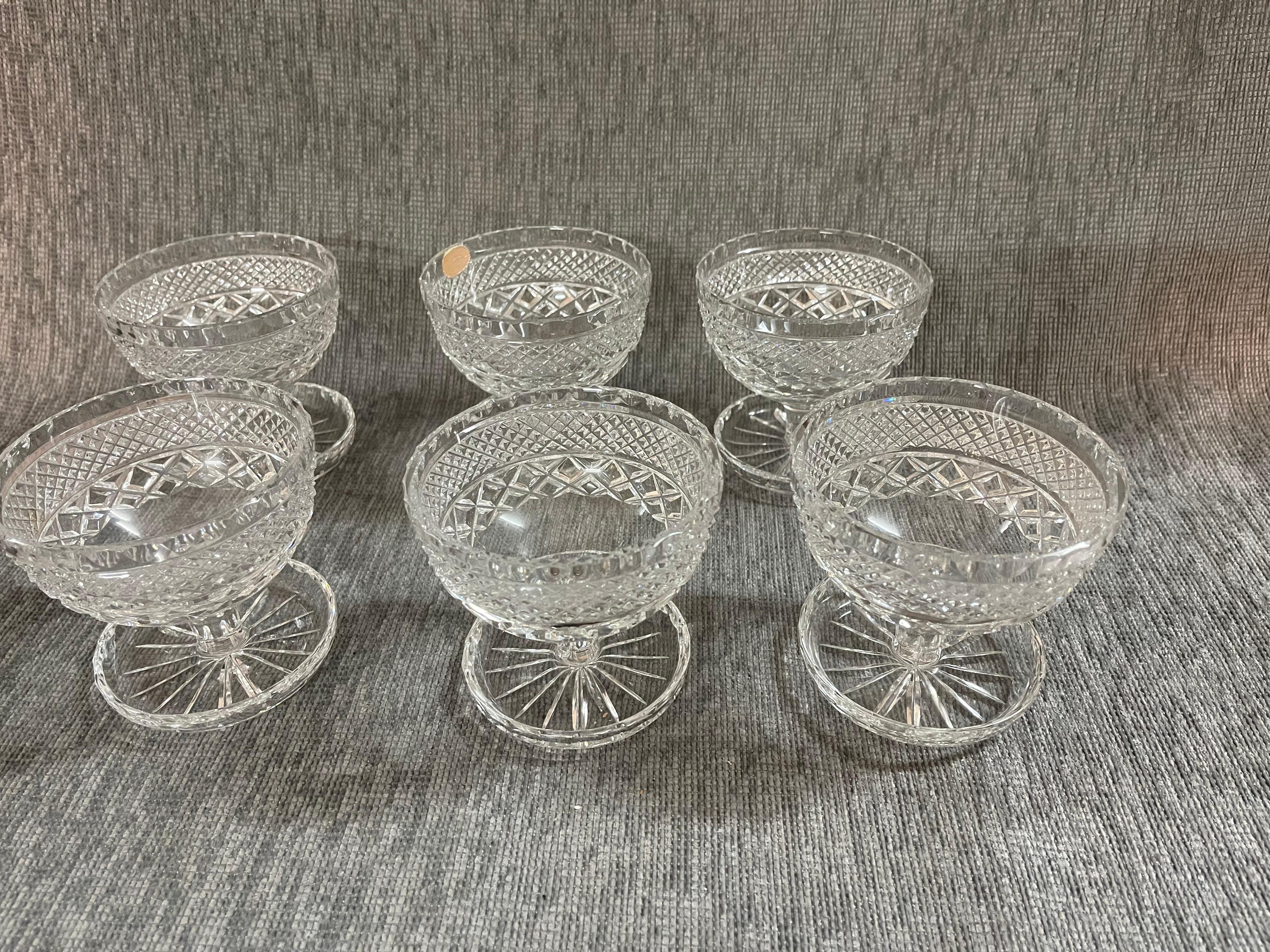 Mid-Century Modern Ensemble de six verres en cristal de Bohème du milieu du siècle dernier en vente