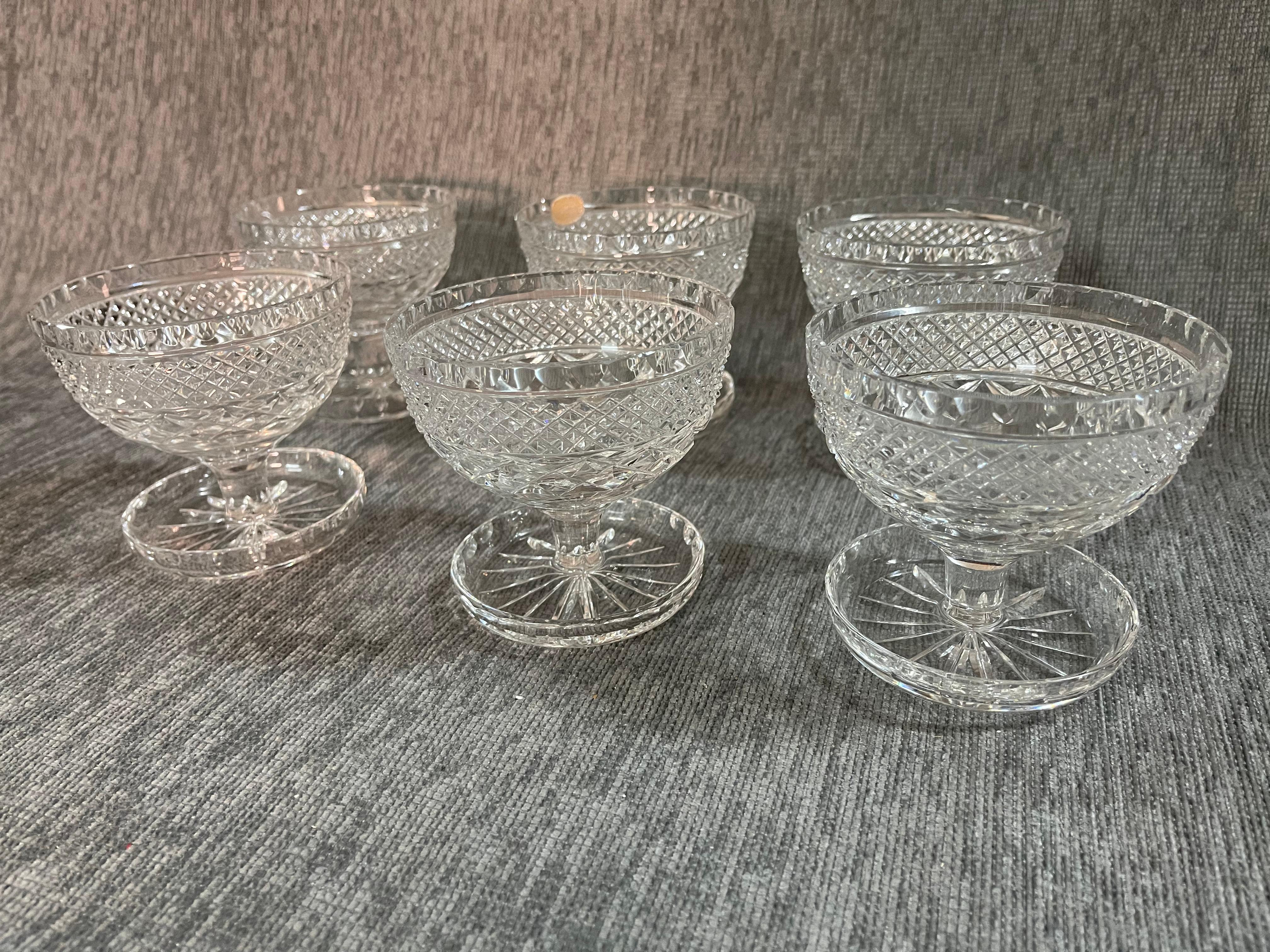 Ensemble de six verres en cristal de Bohème du milieu du siècle dernier Bon état - En vente à Roma, IT
