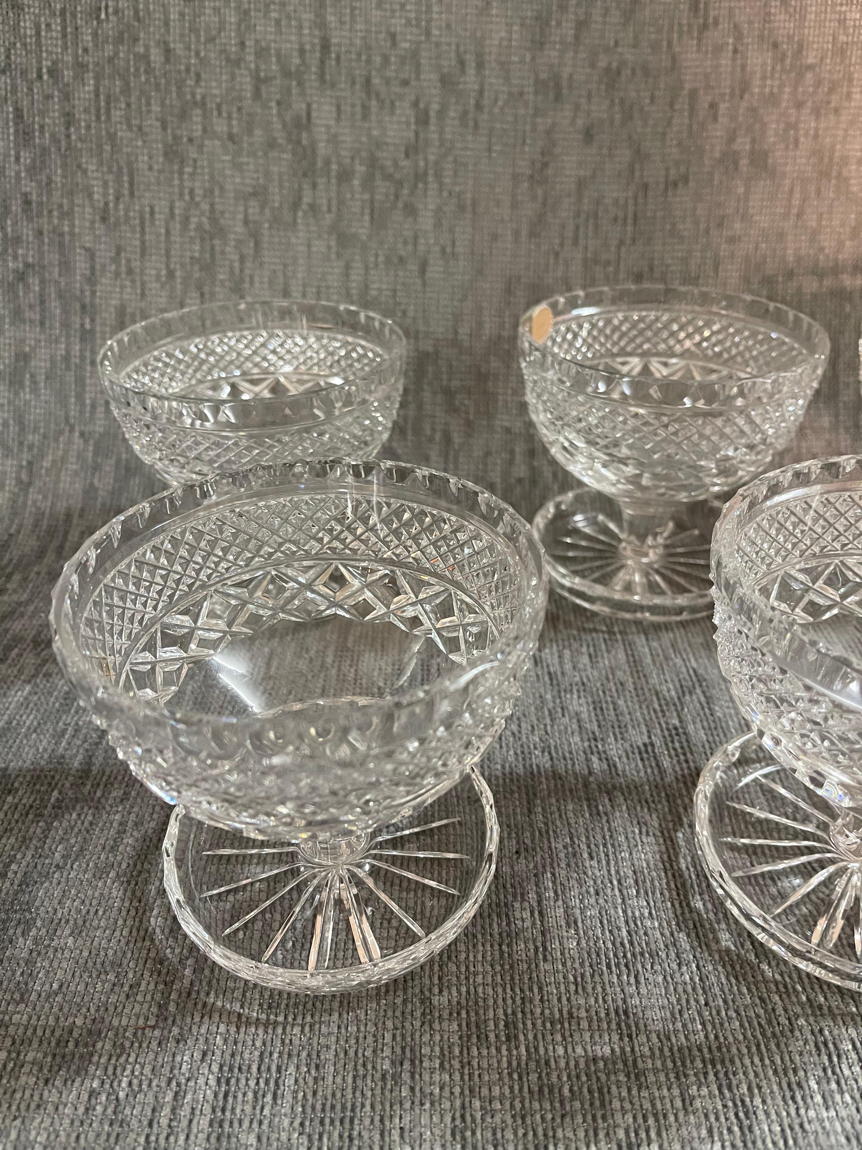 20ième siècle Ensemble de six verres en cristal de Bohème du milieu du siècle dernier en vente