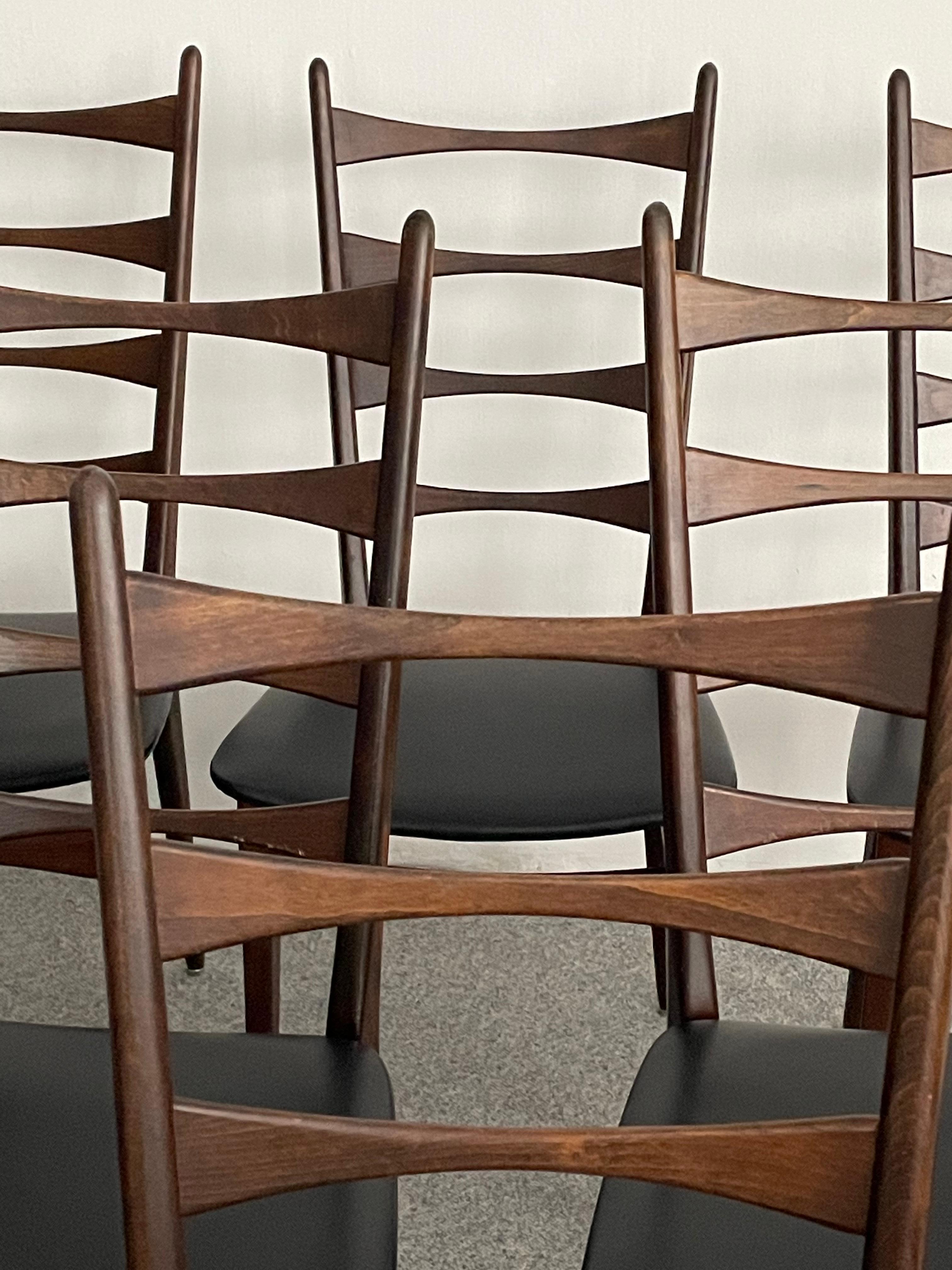Set of Six Mid-Century Bow Tie Ladder Back Chairs In Good Condition In Debrecen-Pallag, HU