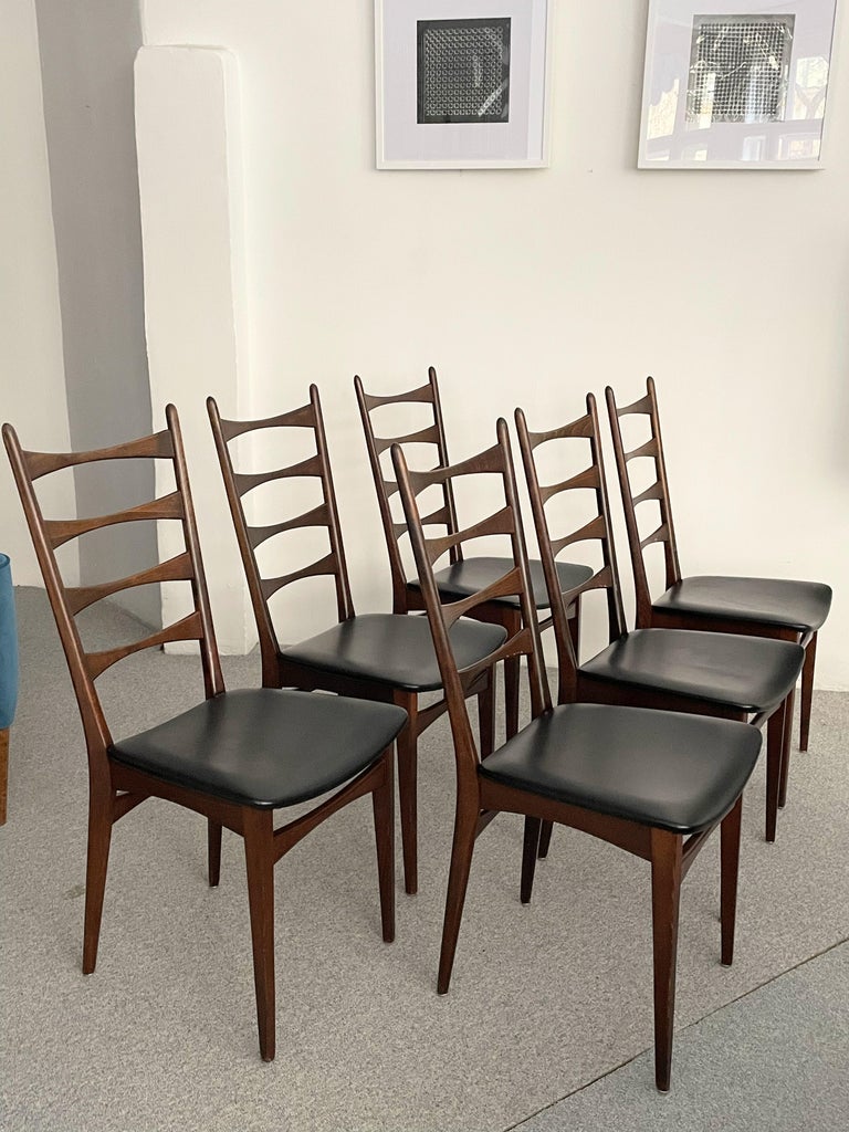 Set of Six Mid-Century Bow Tie Ladder Back Chairs For Sale 1