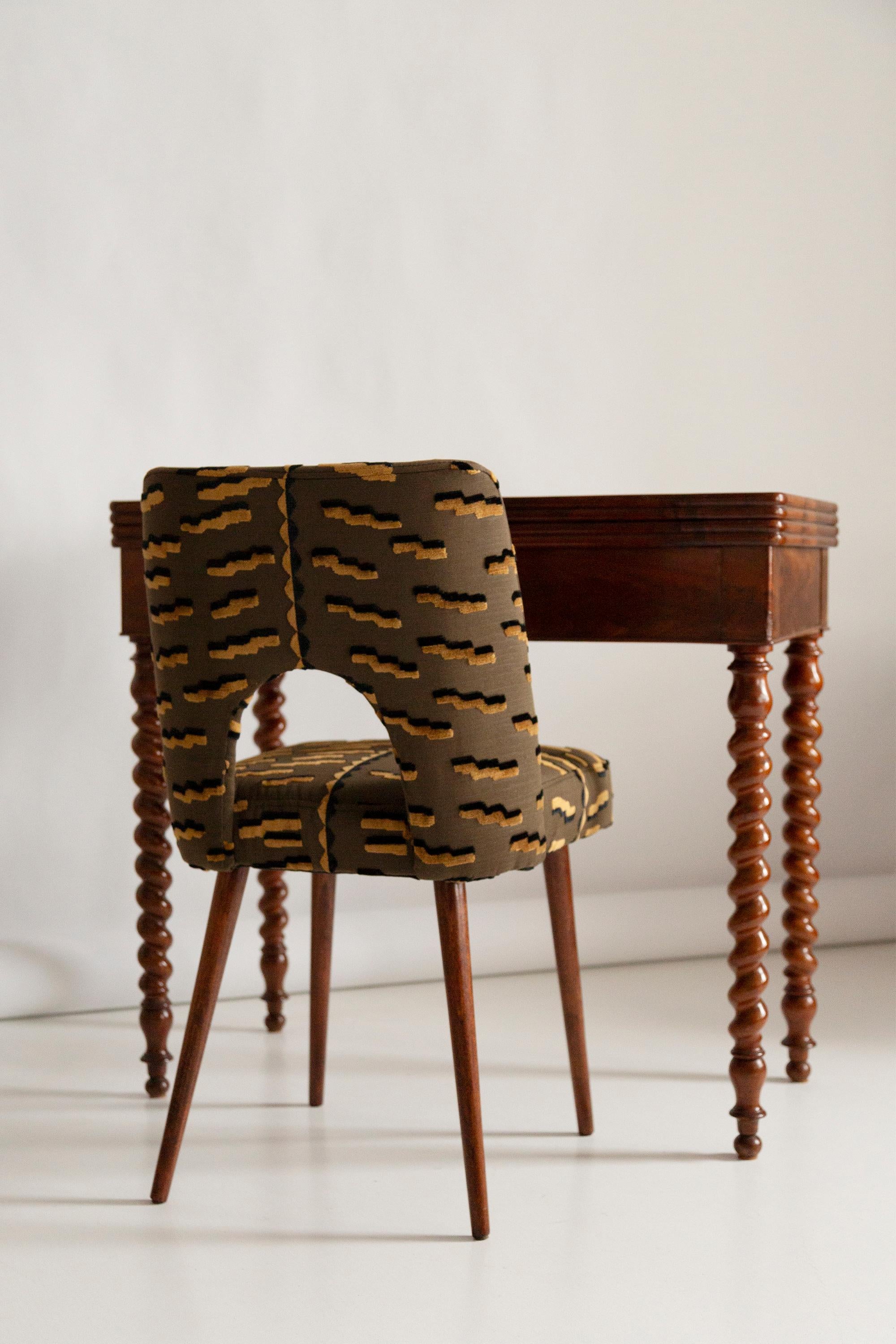 Mid-Century Modern Set of Six Mid Century Brown Tiger Jacquard Velvet Shell Chairs, Europe, 1960s For Sale