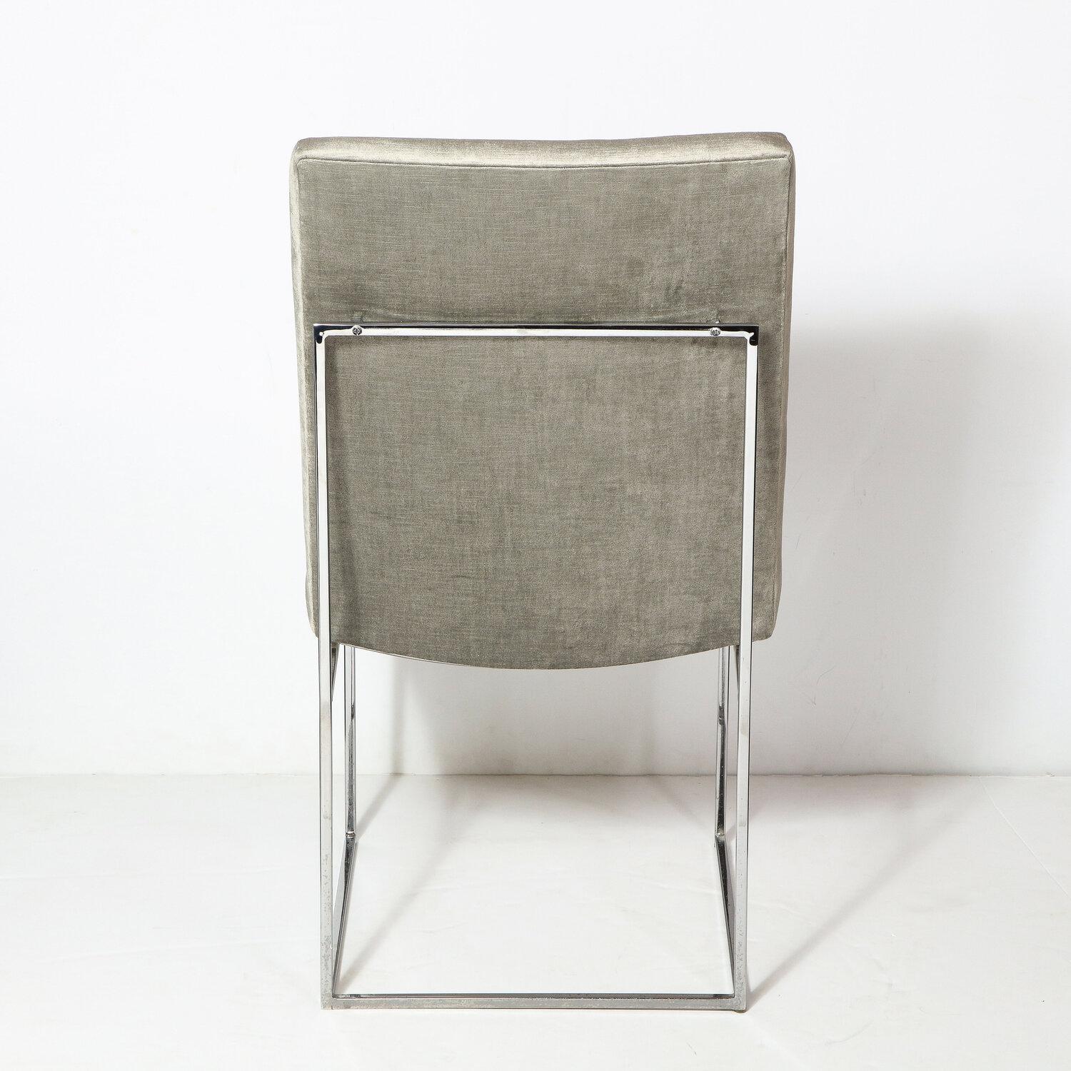 Set of Six Mid Century Chrome and Platinum Velvet Dining Chairs by Milo Baughman (Samt) im Angebot