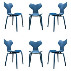 Ensemble de six chaises de salle à manger de style moderne danois mi-siècle Arne Jacobsen Grand Prix