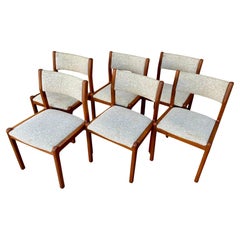 Juego de seis sillas de comedor modernas danesas de mediados de siglo de J.L. Moller. Alrededor de 1980