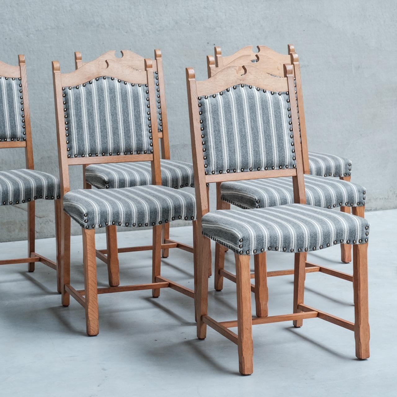 Ensemble de six chaises de salle à manger en chêne danois du milieu du siècle dernier en vente 5