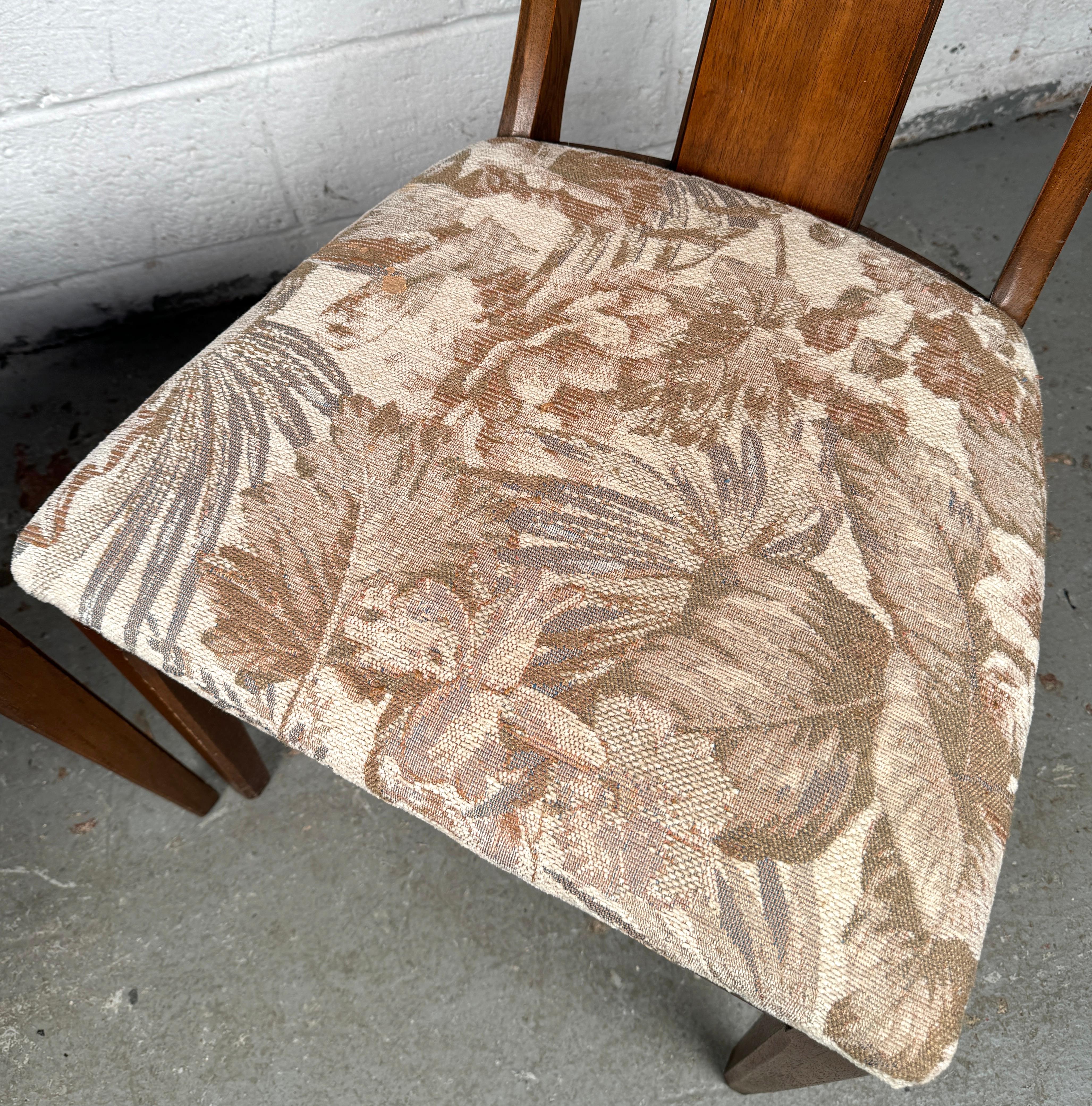 Set of Six Mid-Century Dining Chairs For Sale 4